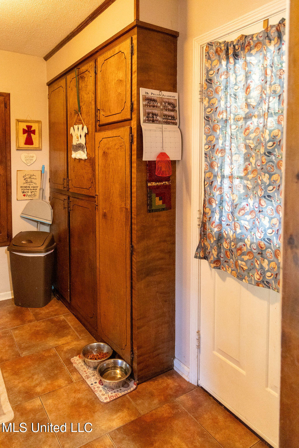 509 W West Jeff Davis Avenue