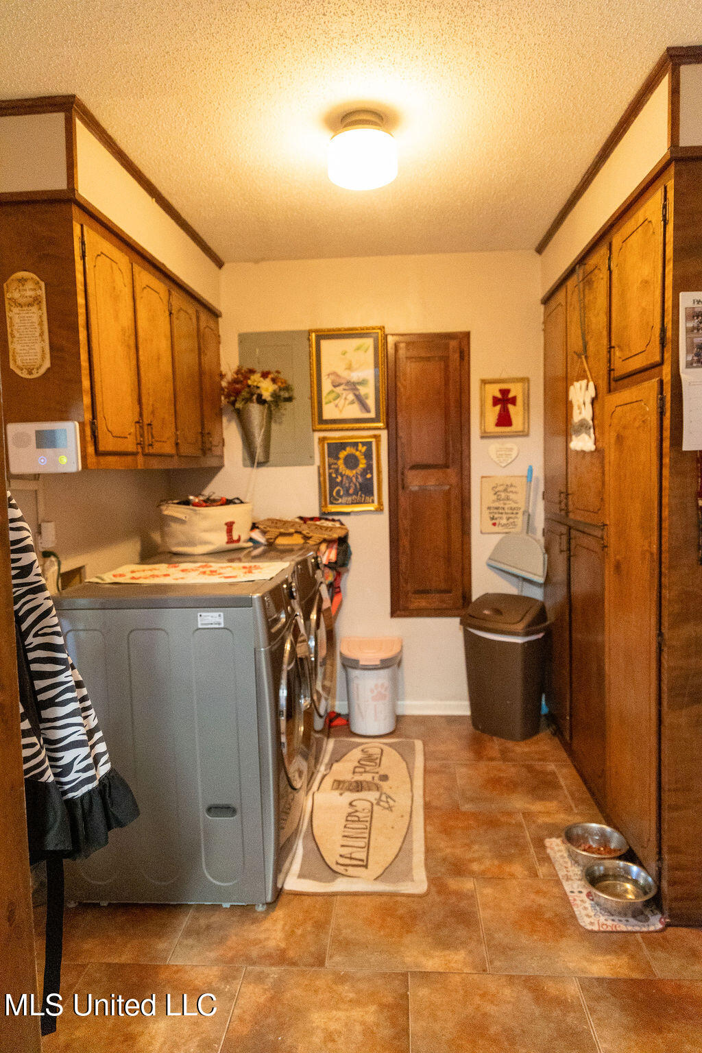 509 W West Jeff Davis Avenue