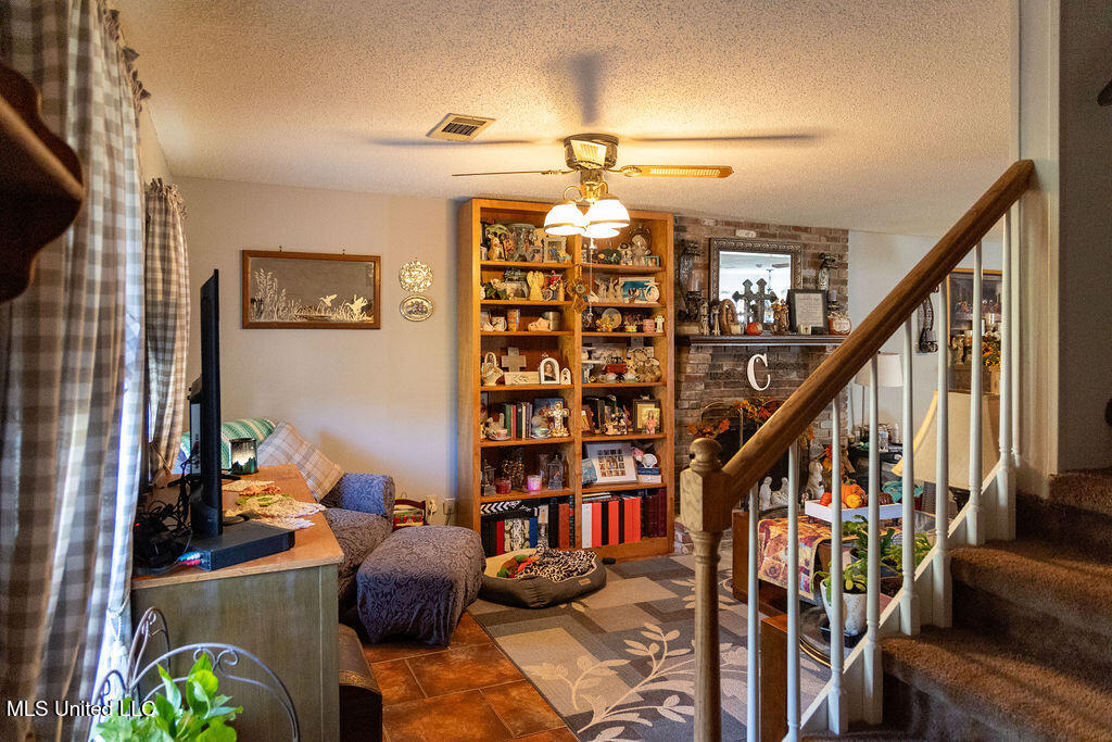 509 W West Jeff Davis Avenue