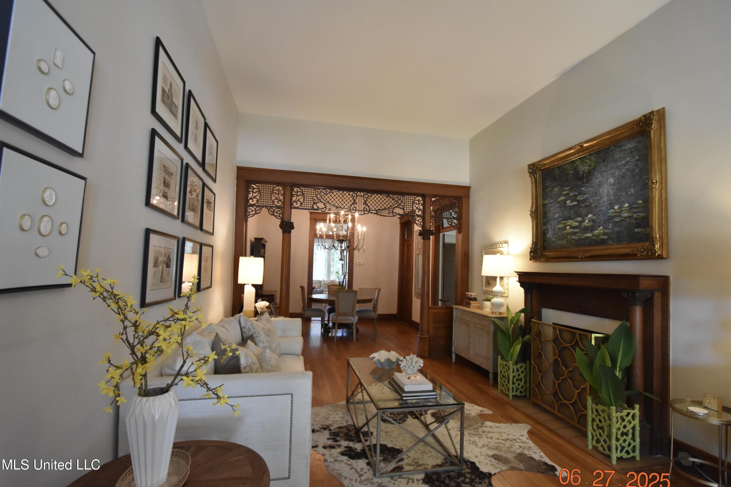 101 E East President