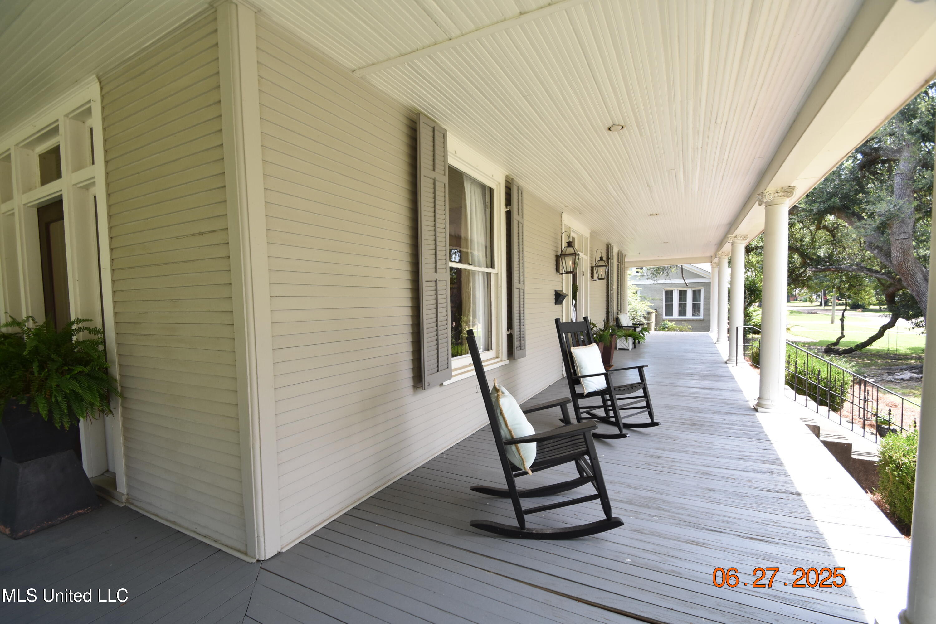 101 E East President