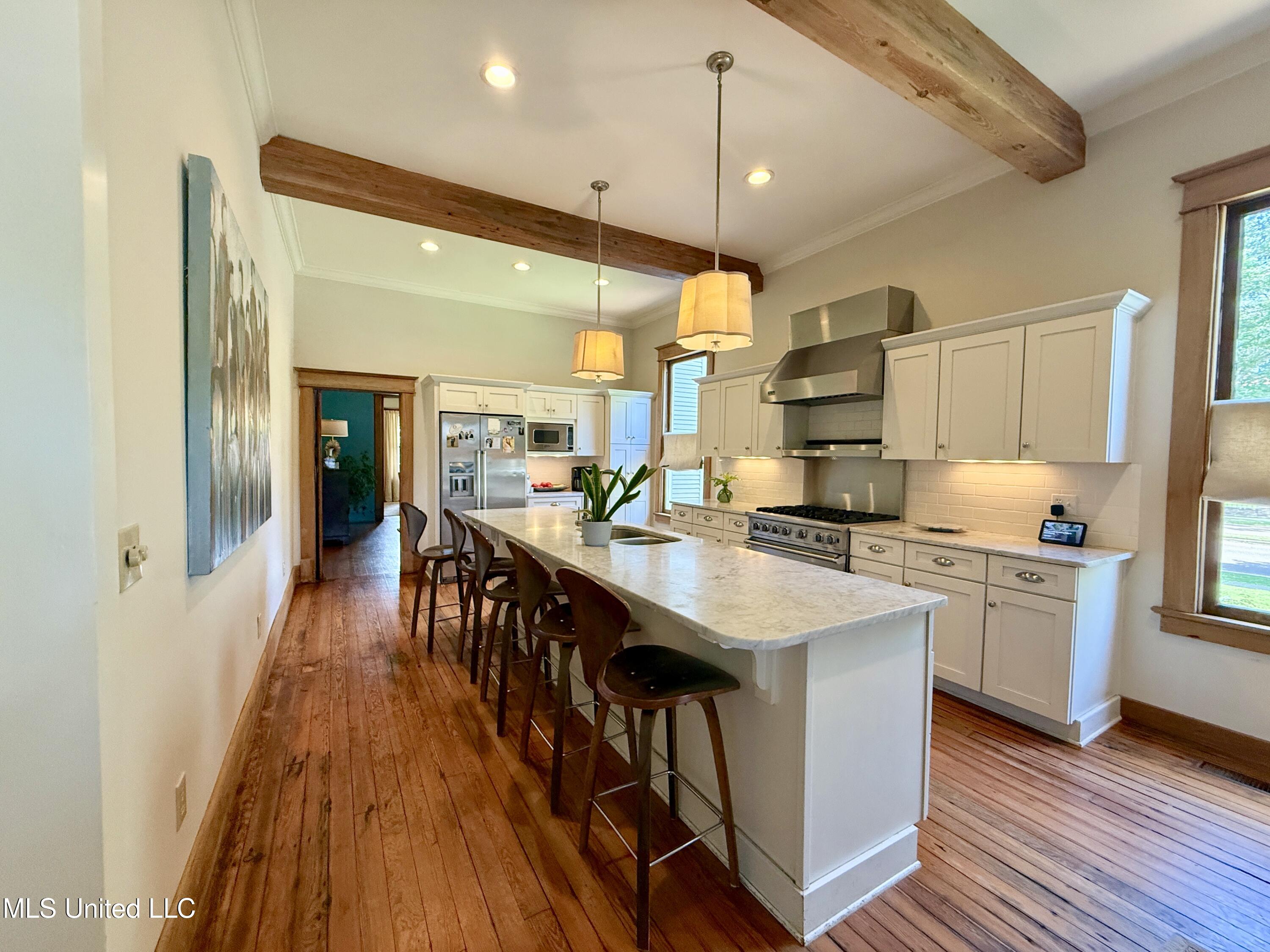 101 E East President