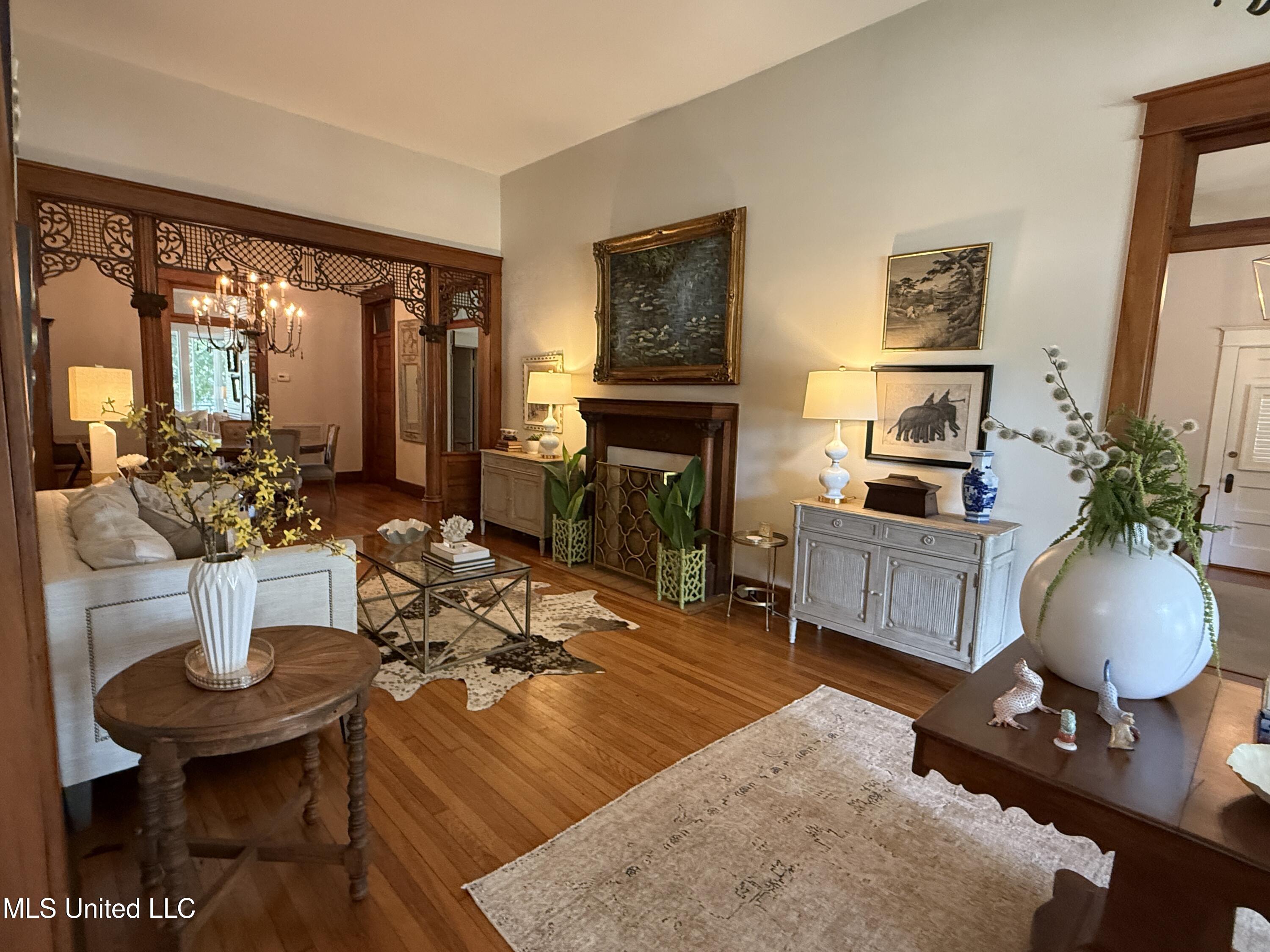 101 E East President