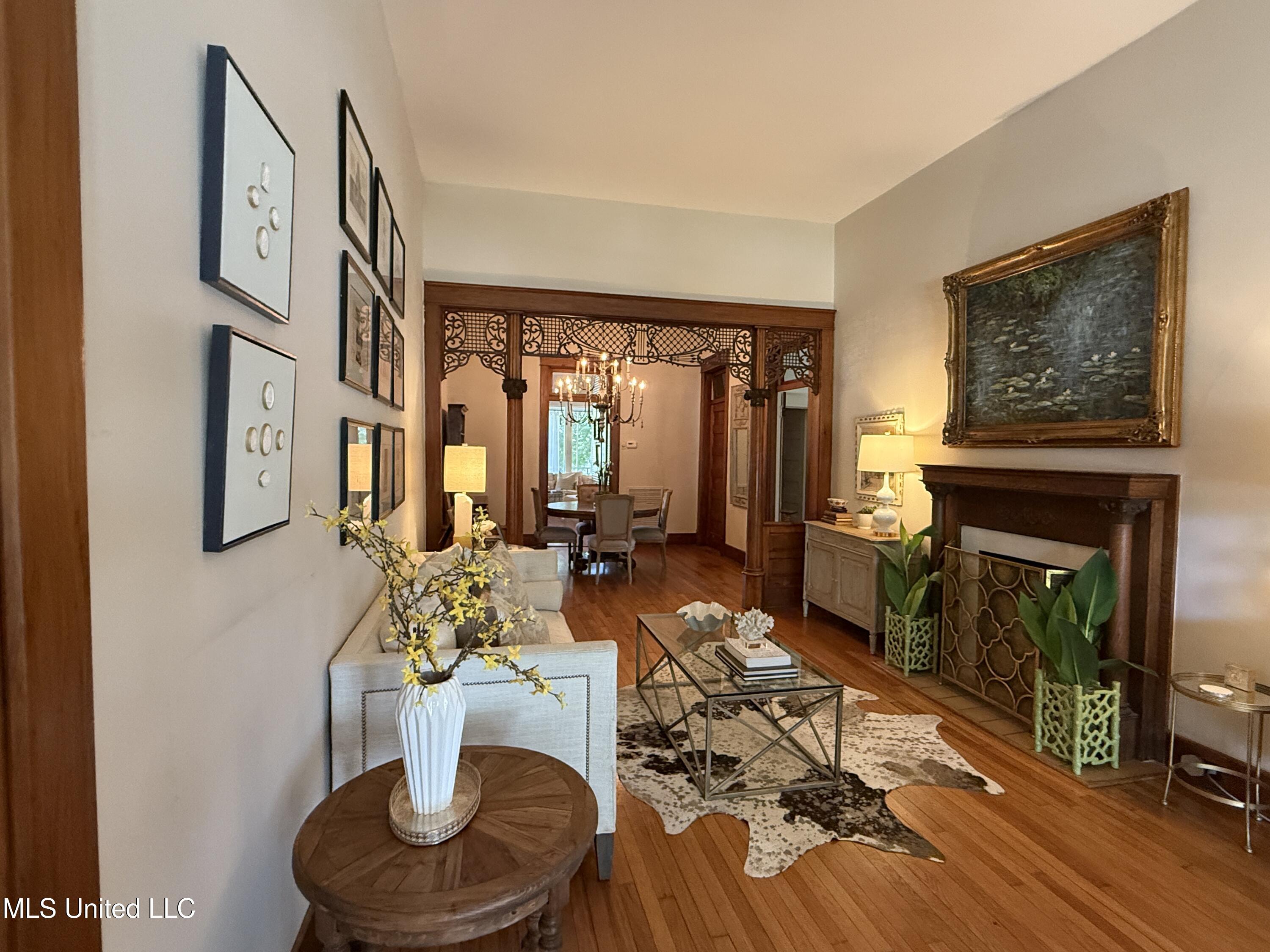 101 E East President