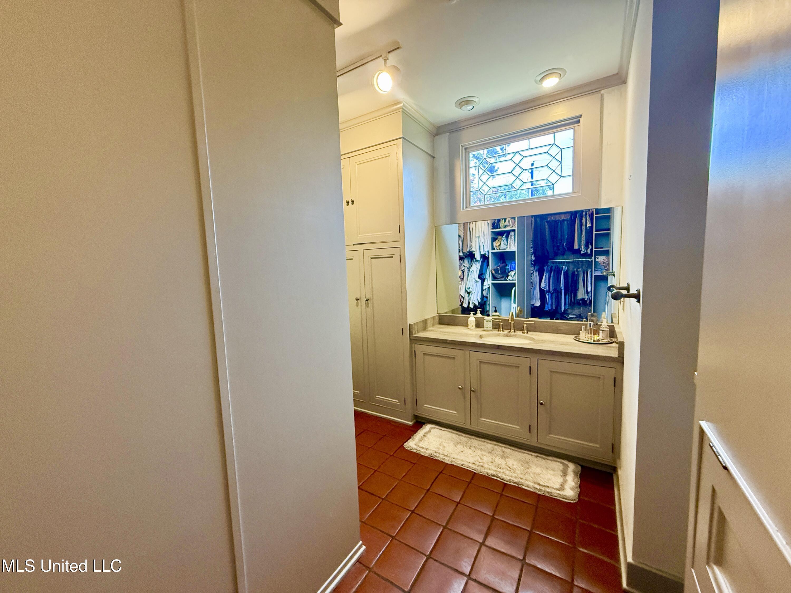 101 E East President