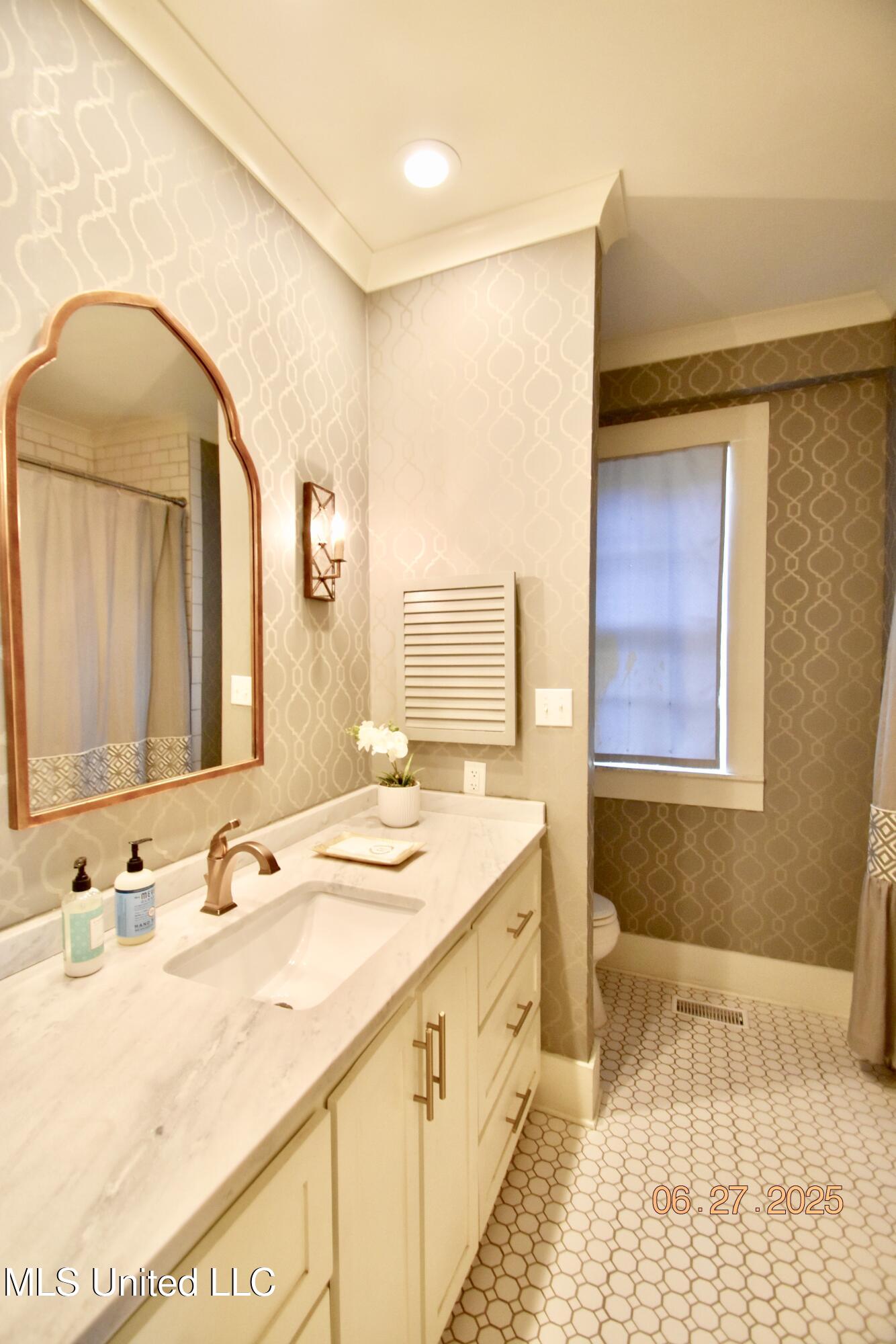 101 E East President