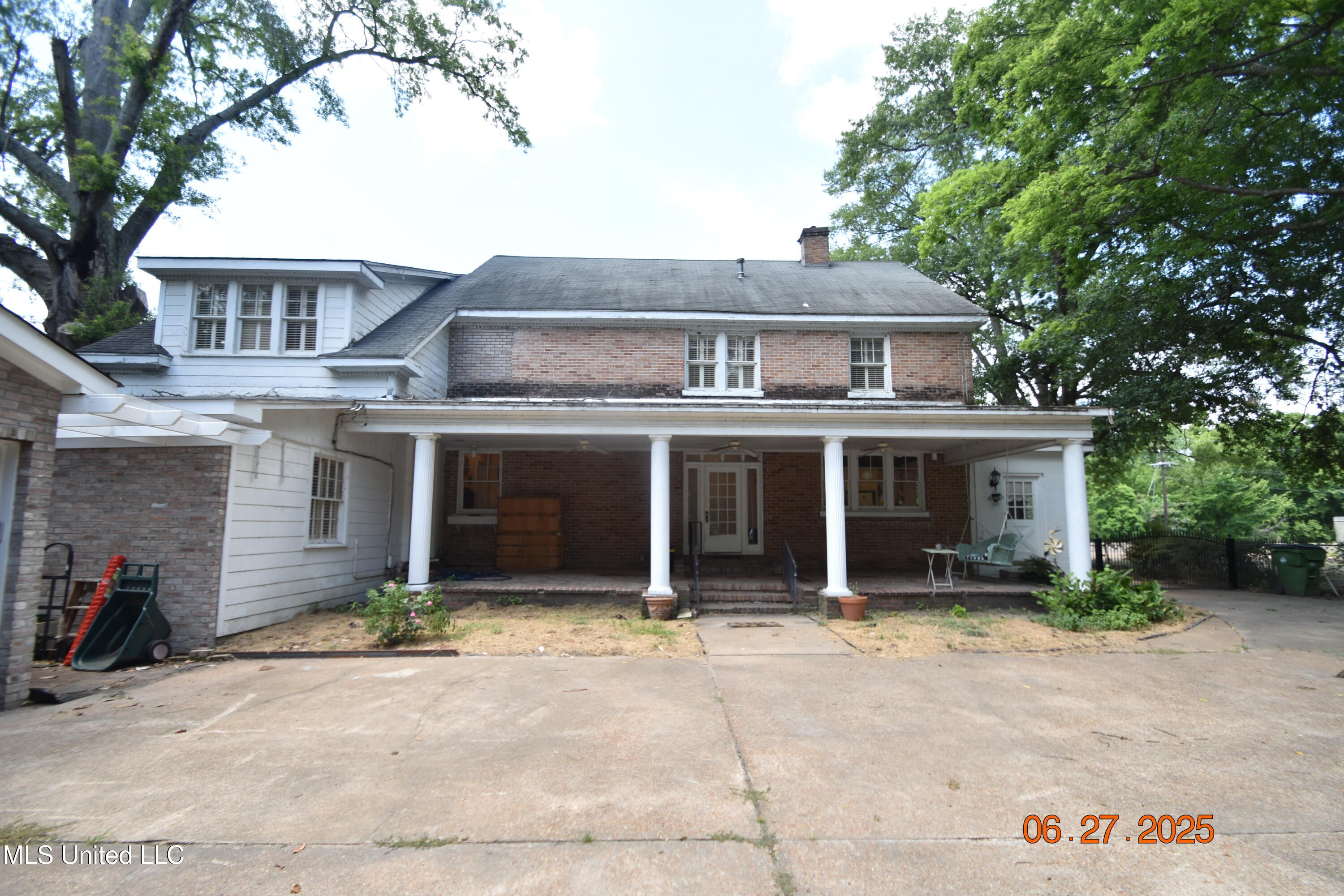 1211 River Road