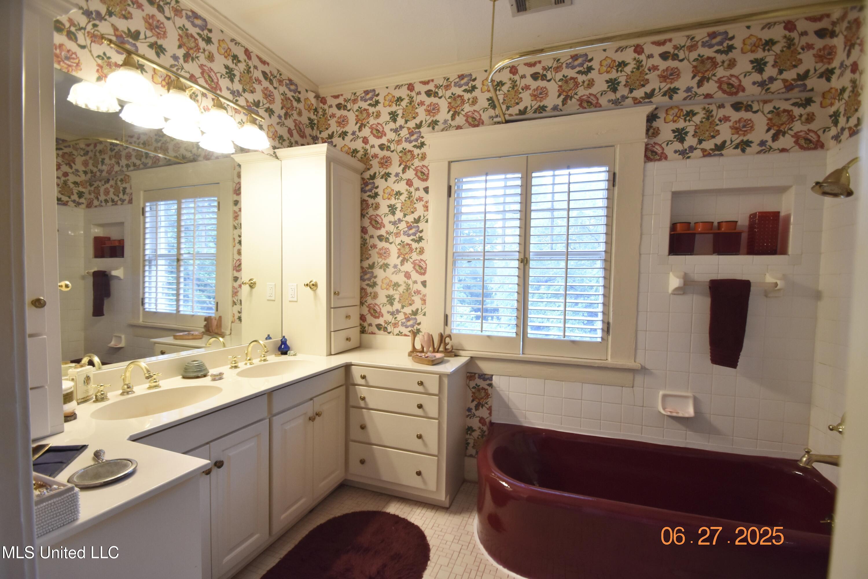 1211 River Road