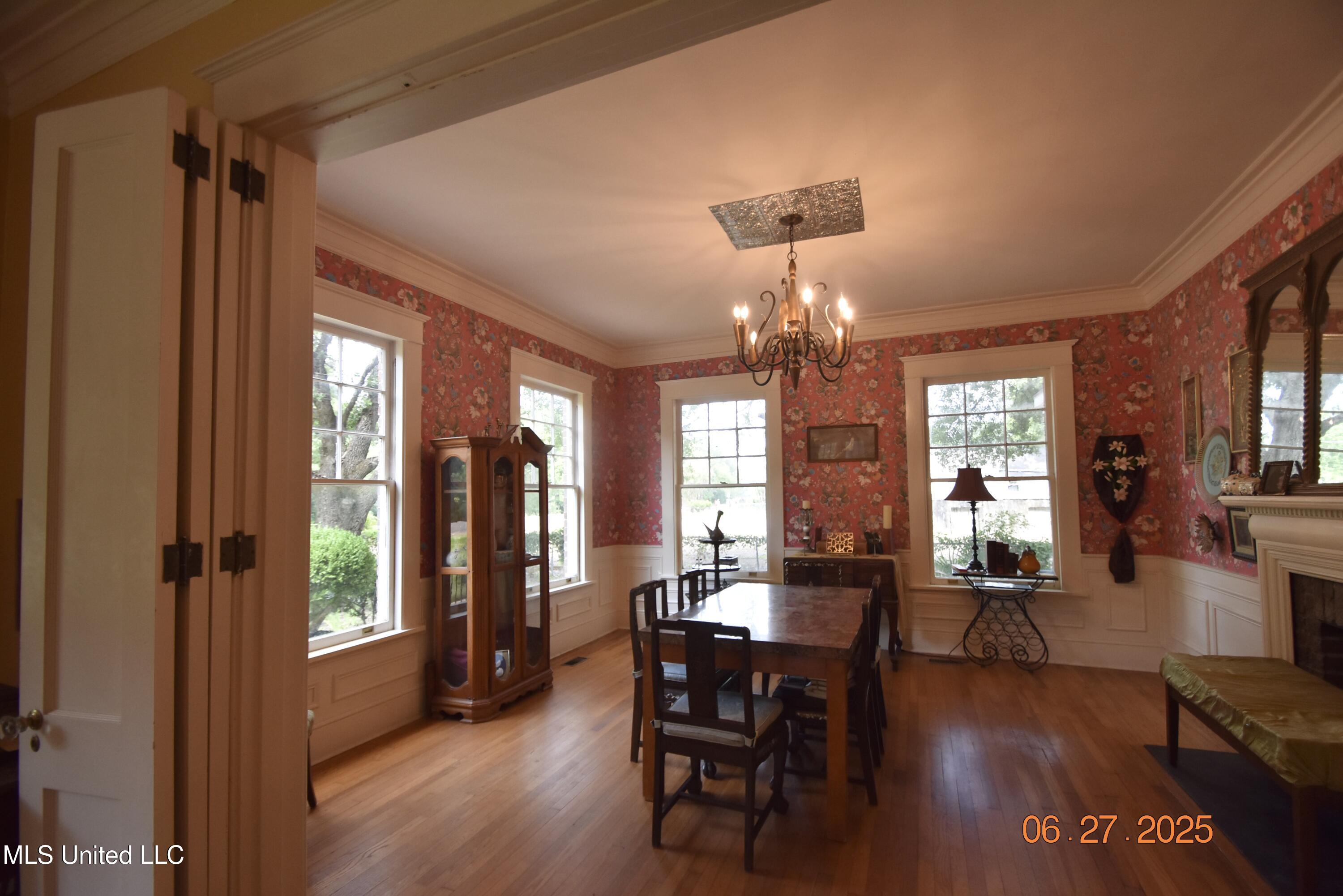 1211 River Road