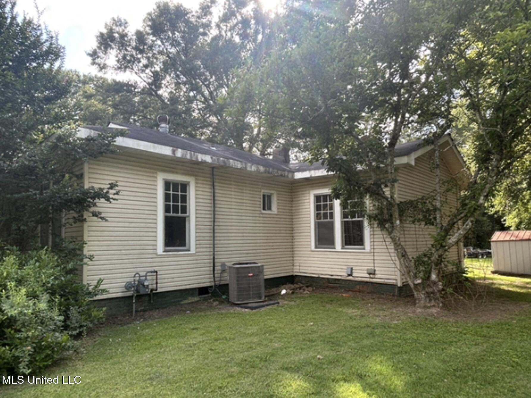 2305 Grenada Boulevard