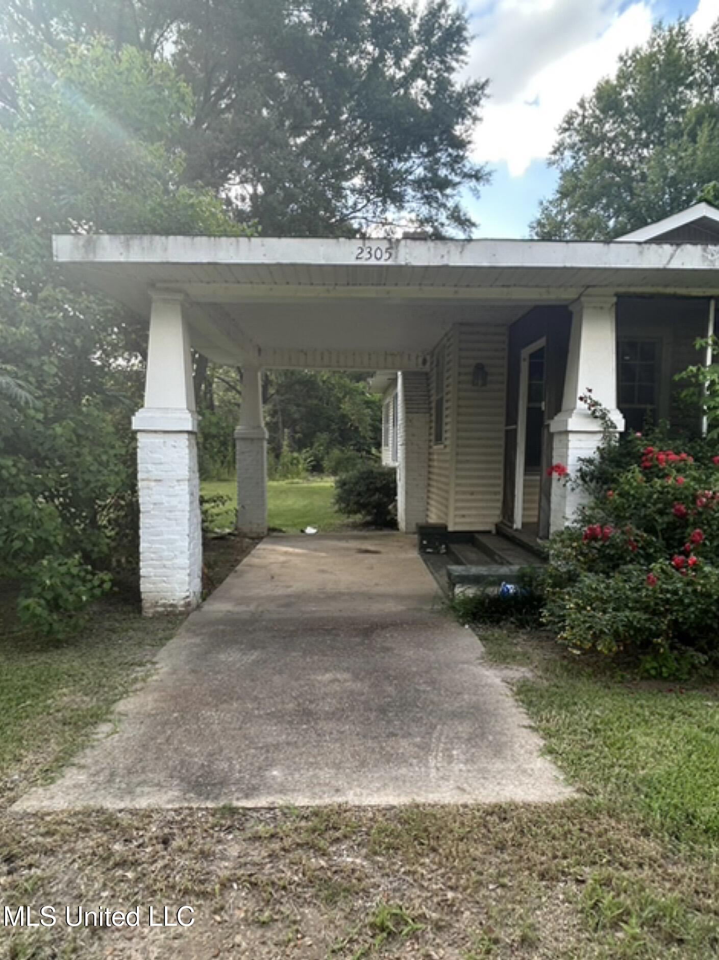 2305 Grenada Boulevard