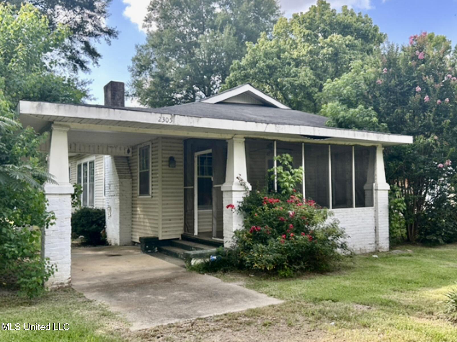 2305 Grenada Boulevard