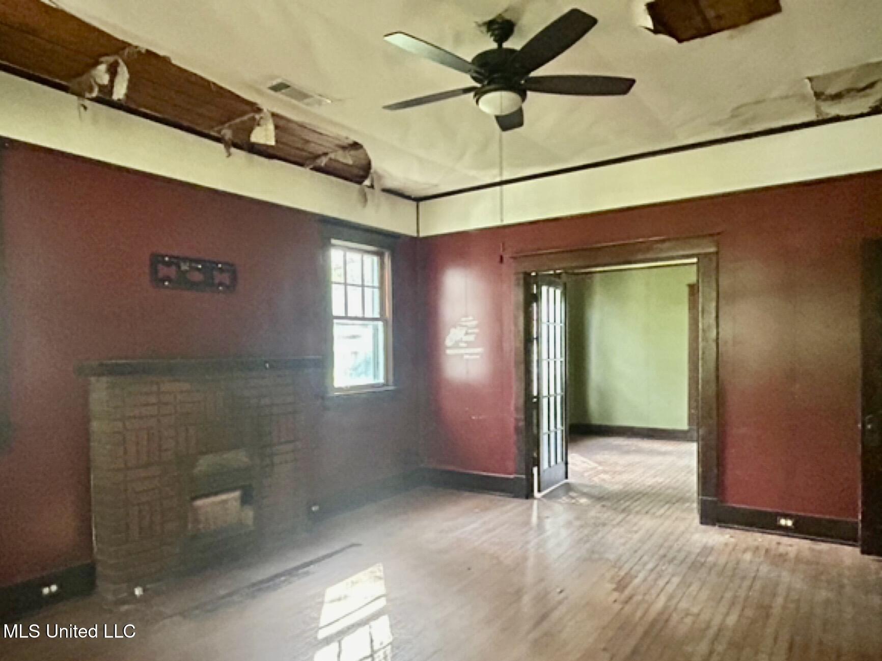 2305 Grenada Boulevard