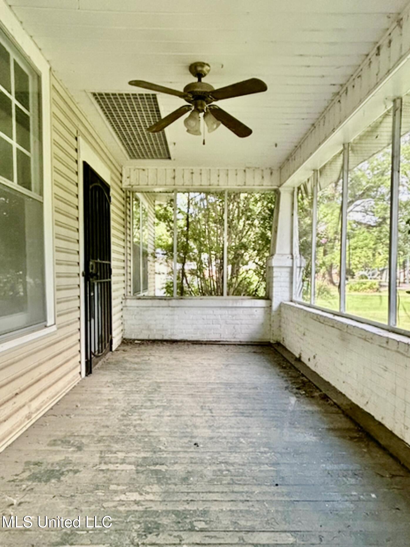 2305 Grenada Boulevard