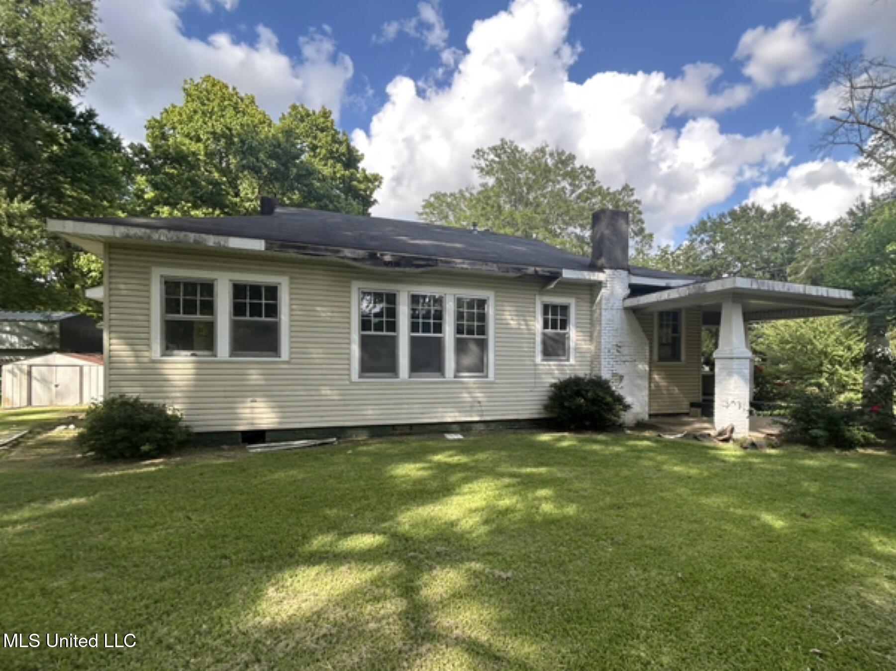 2305 Grenada Boulevard