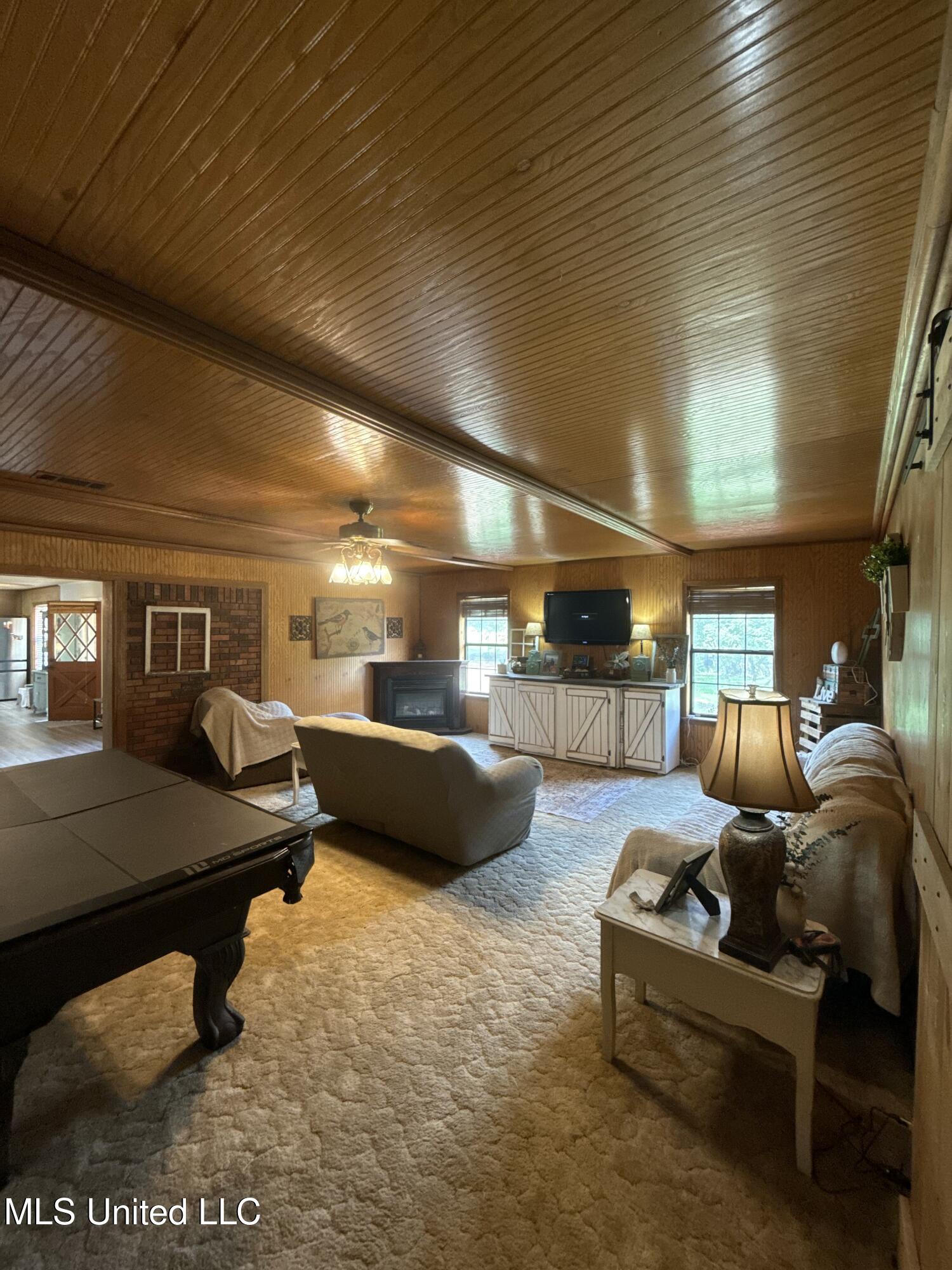 609 N Rutherford Drive