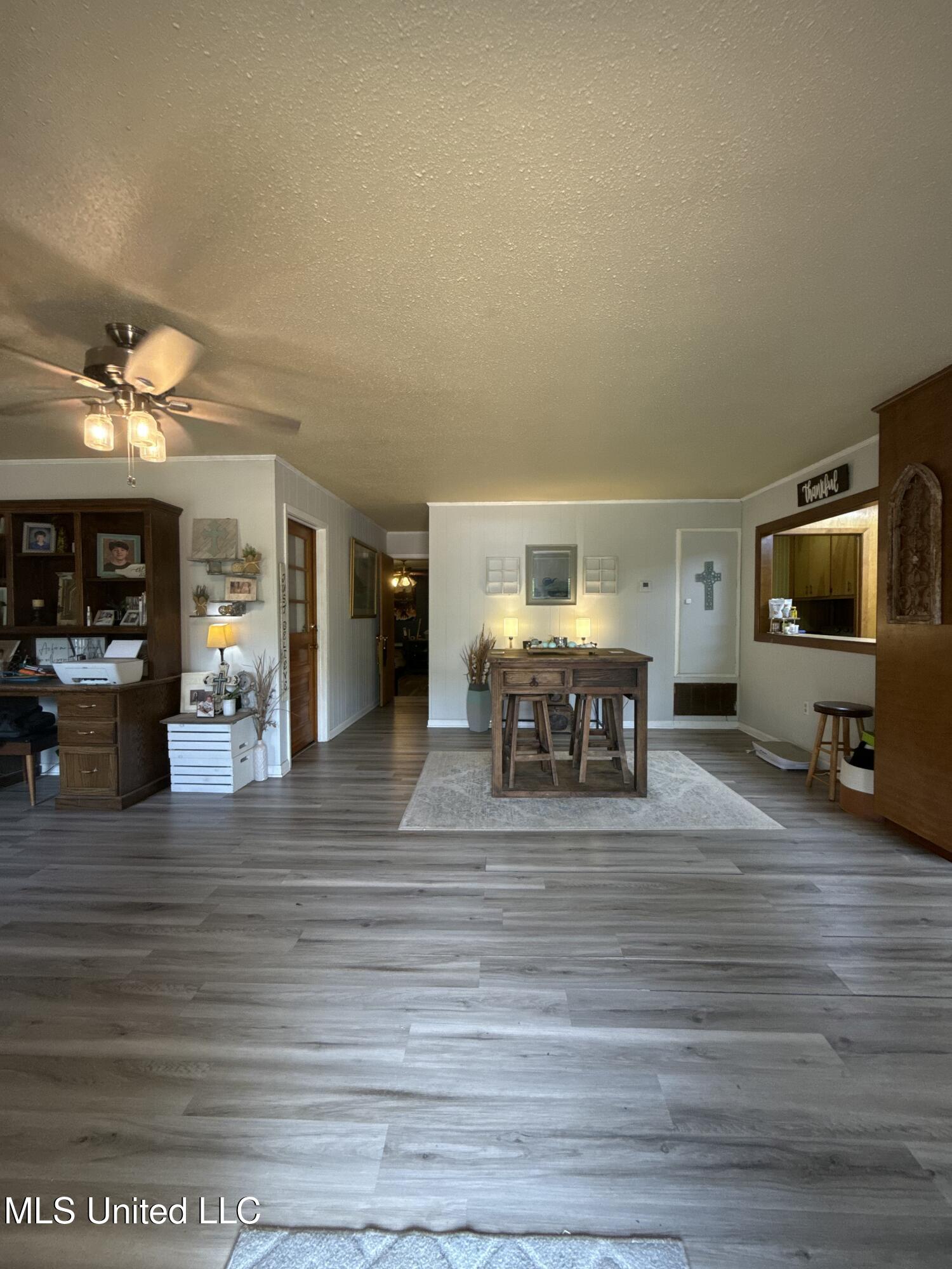 609 N Rutherford Drive