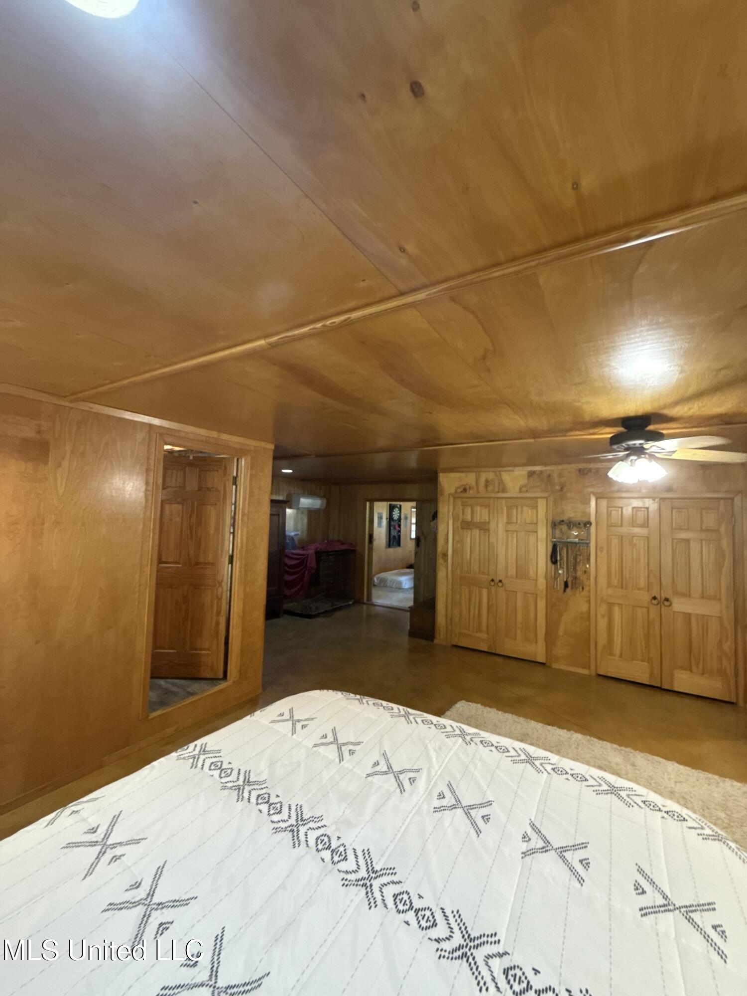 609 N Rutherford Drive