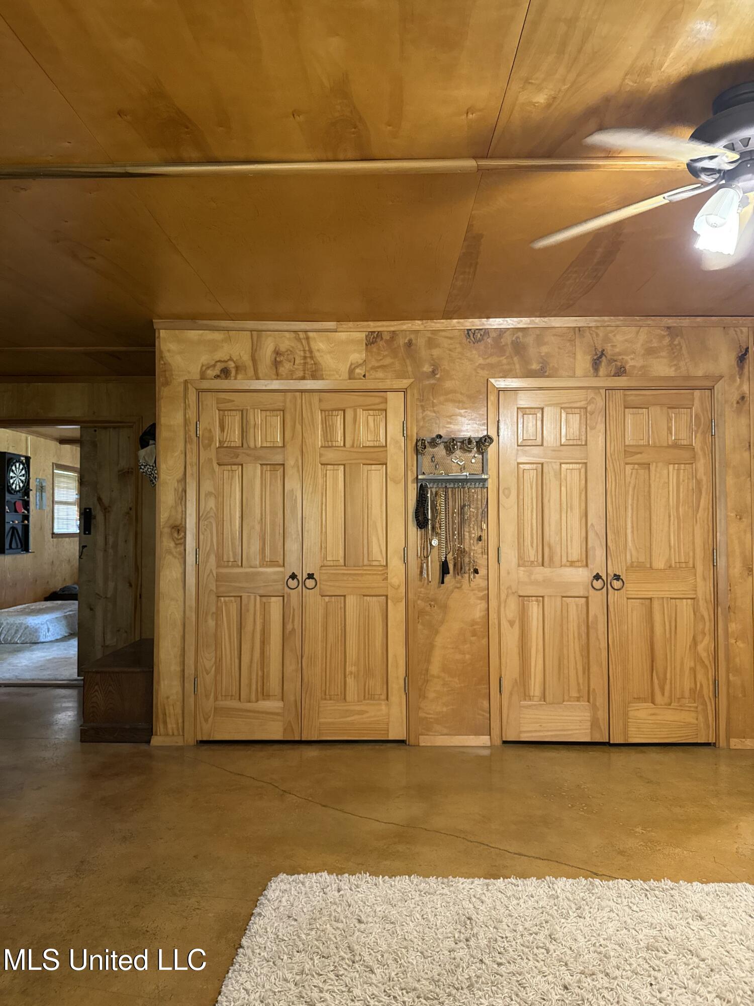 609 N Rutherford Drive