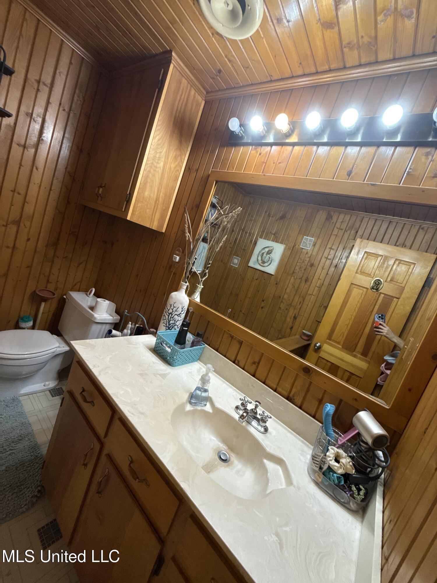 609 N Rutherford Drive