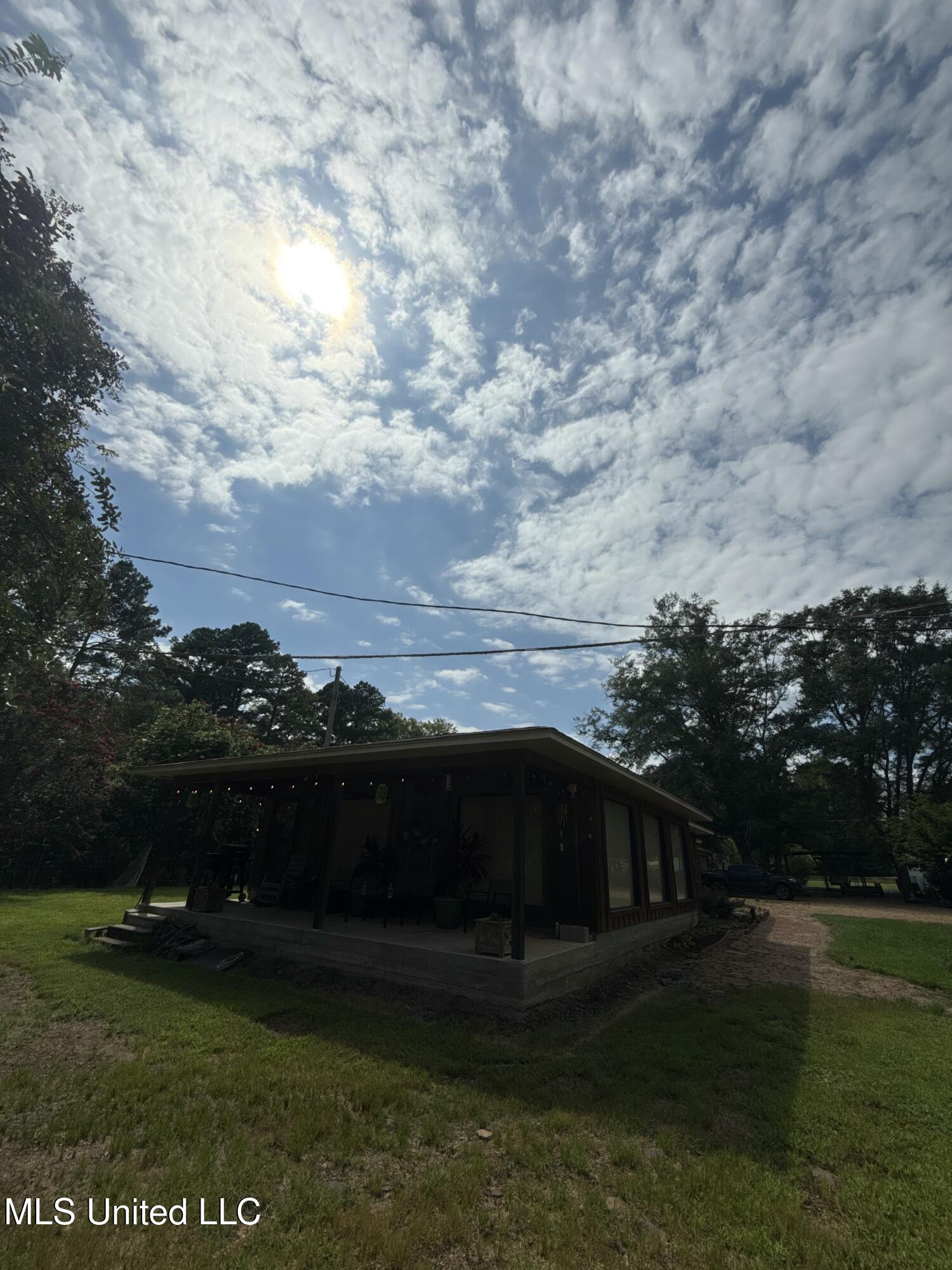 609 N Rutherford Drive