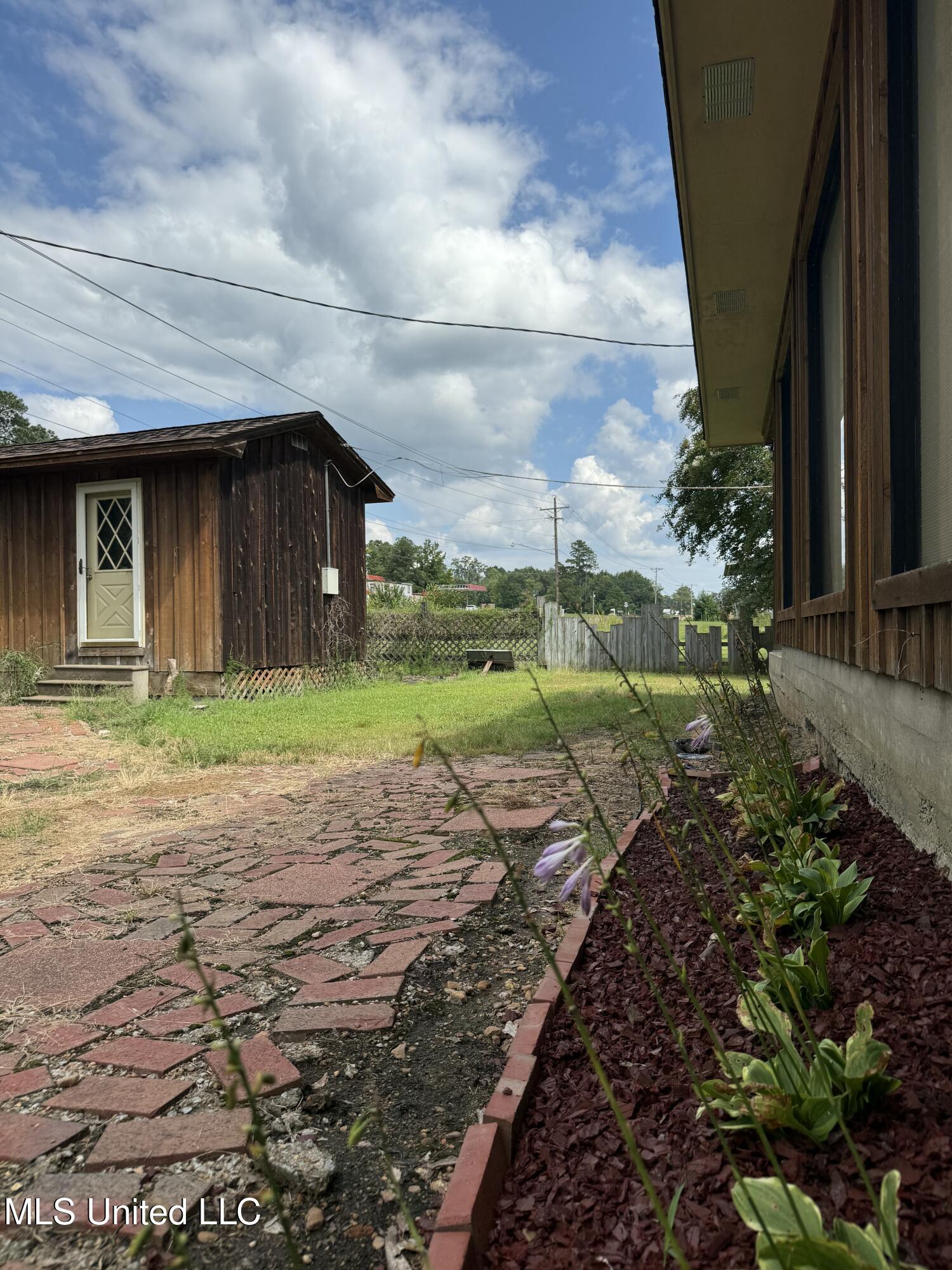 609 N Rutherford Drive