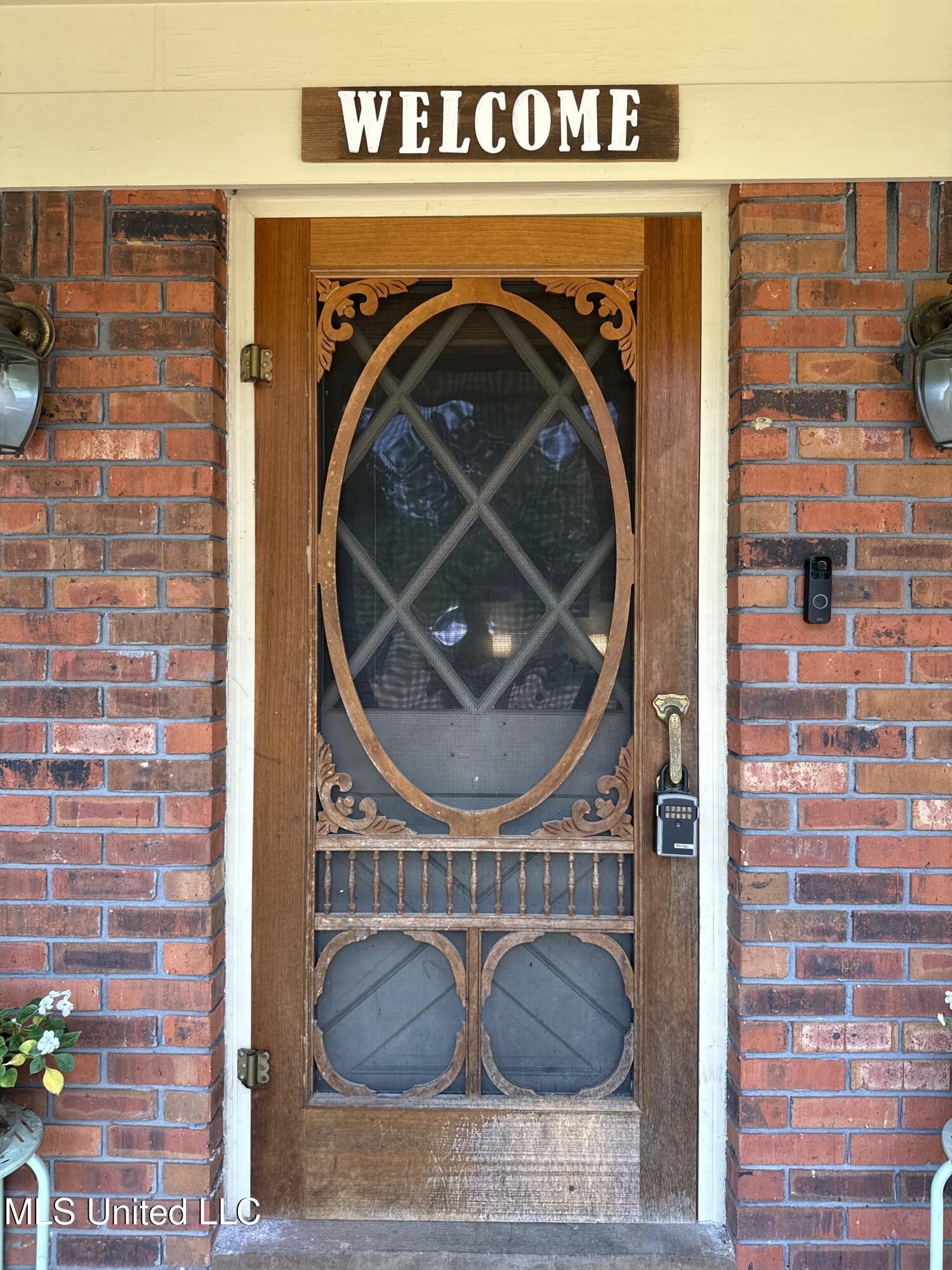 609 N Rutherford Drive