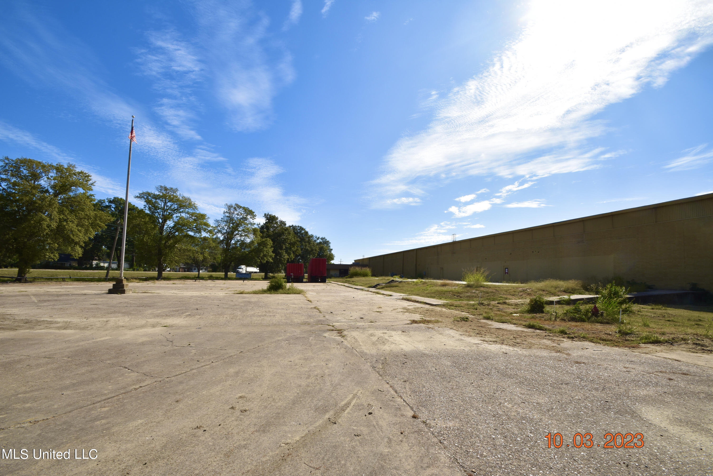 956 N Broadway Street