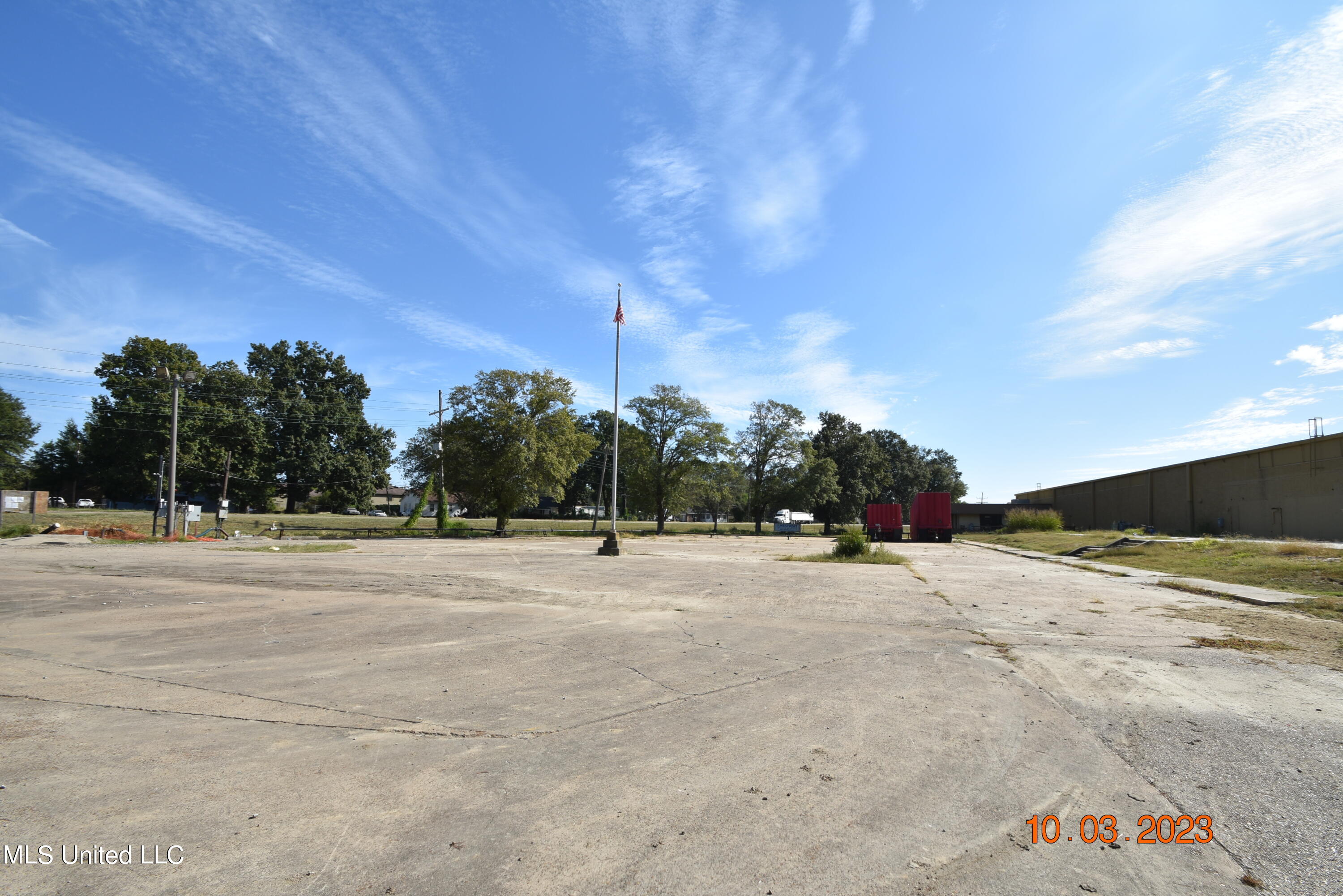 956 N Broadway Street