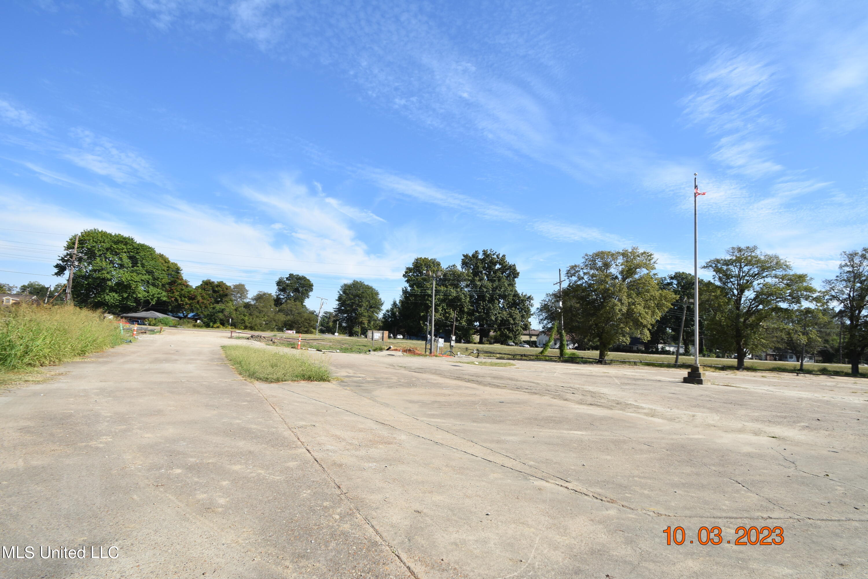 956 N Broadway Street