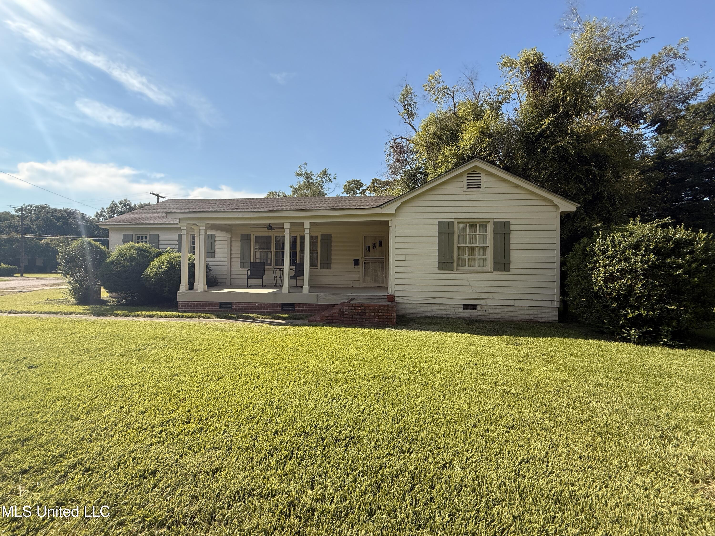 501 Macarthur Avenue