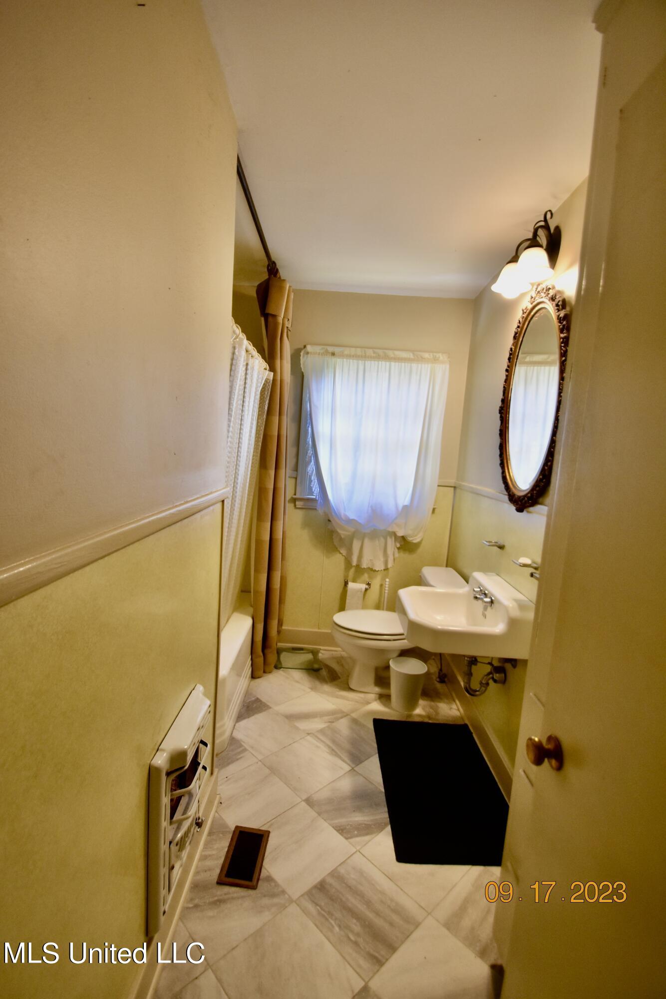 501 Macarthur Avenue