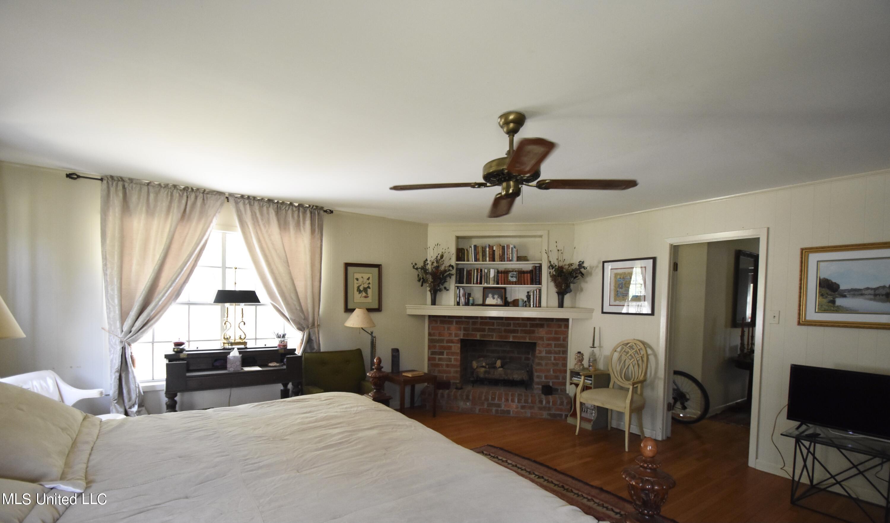 501 Macarthur Avenue