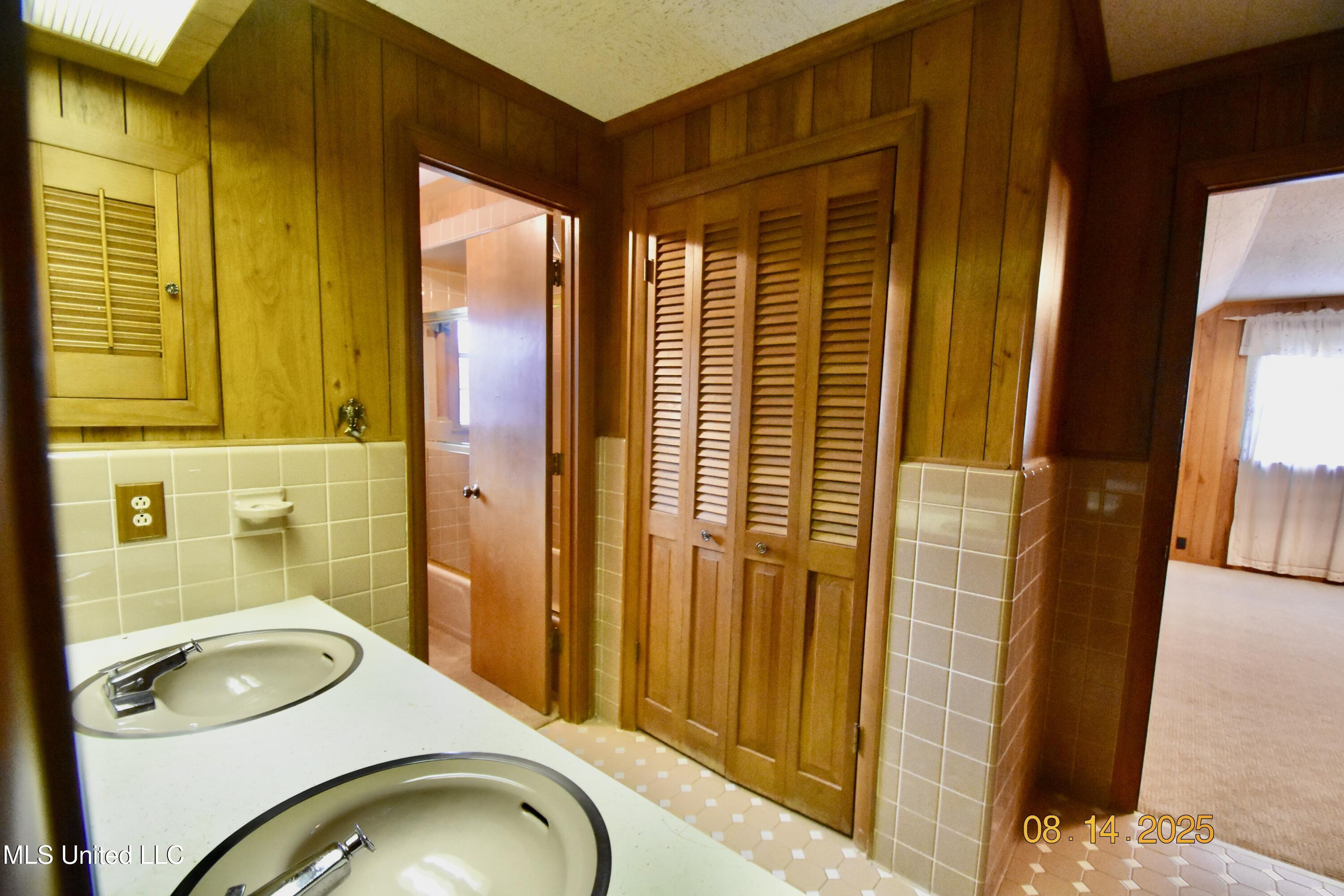 503 East Park Avenue Avenue