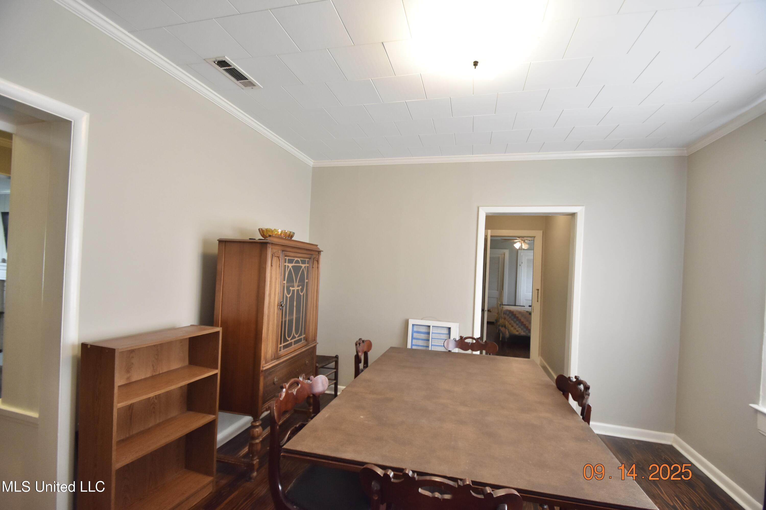 112 E Jefferson Avenue