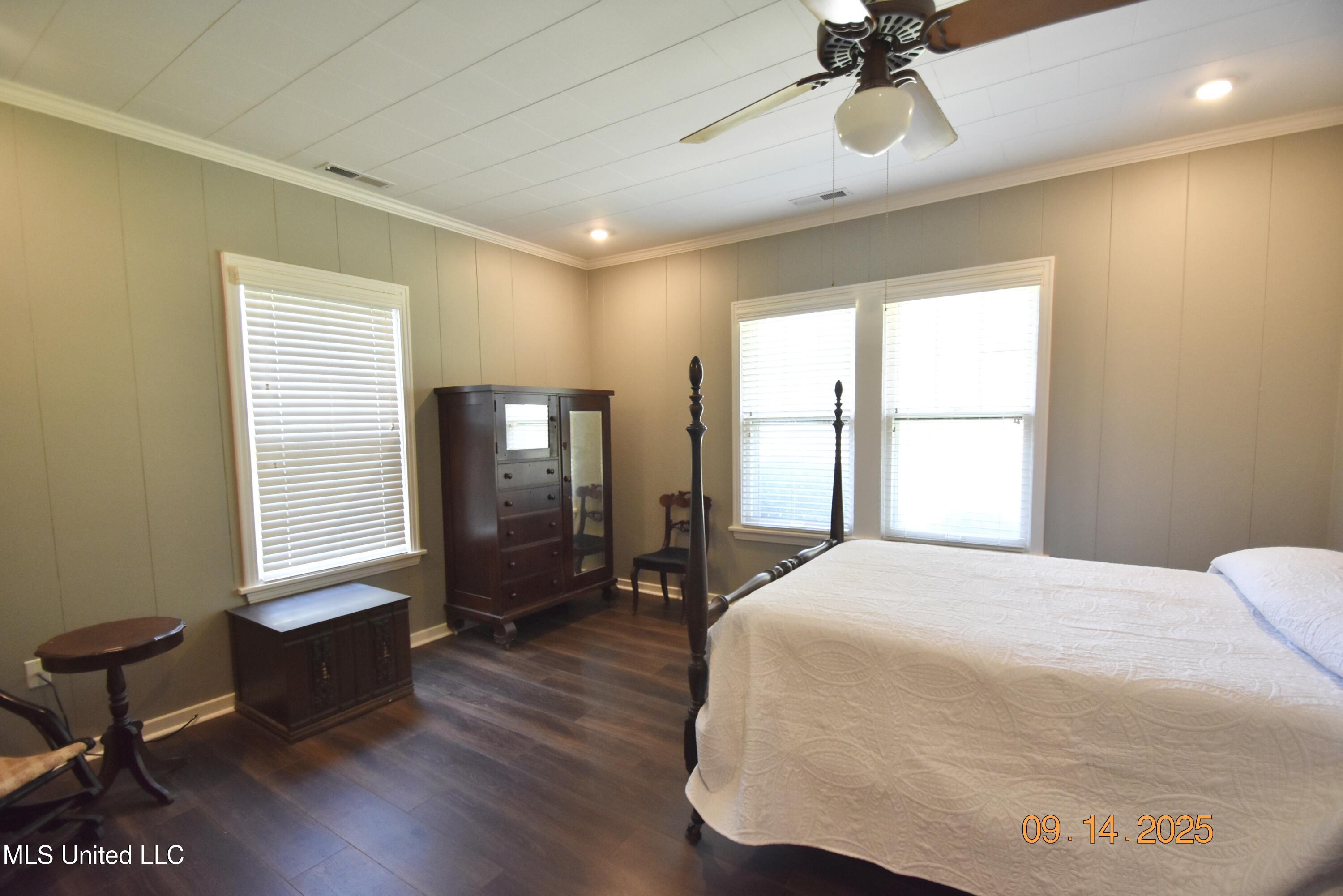 112 E Jefferson Avenue