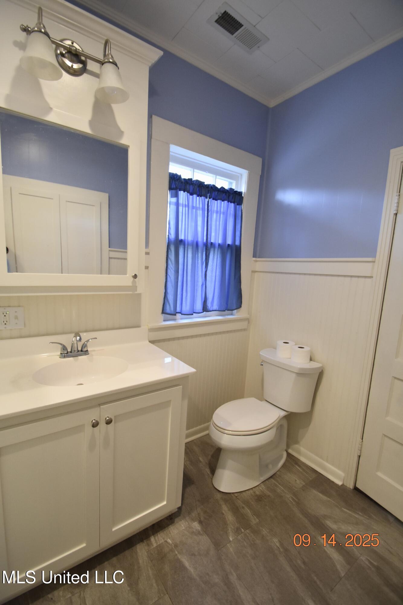 112 E Jefferson Avenue