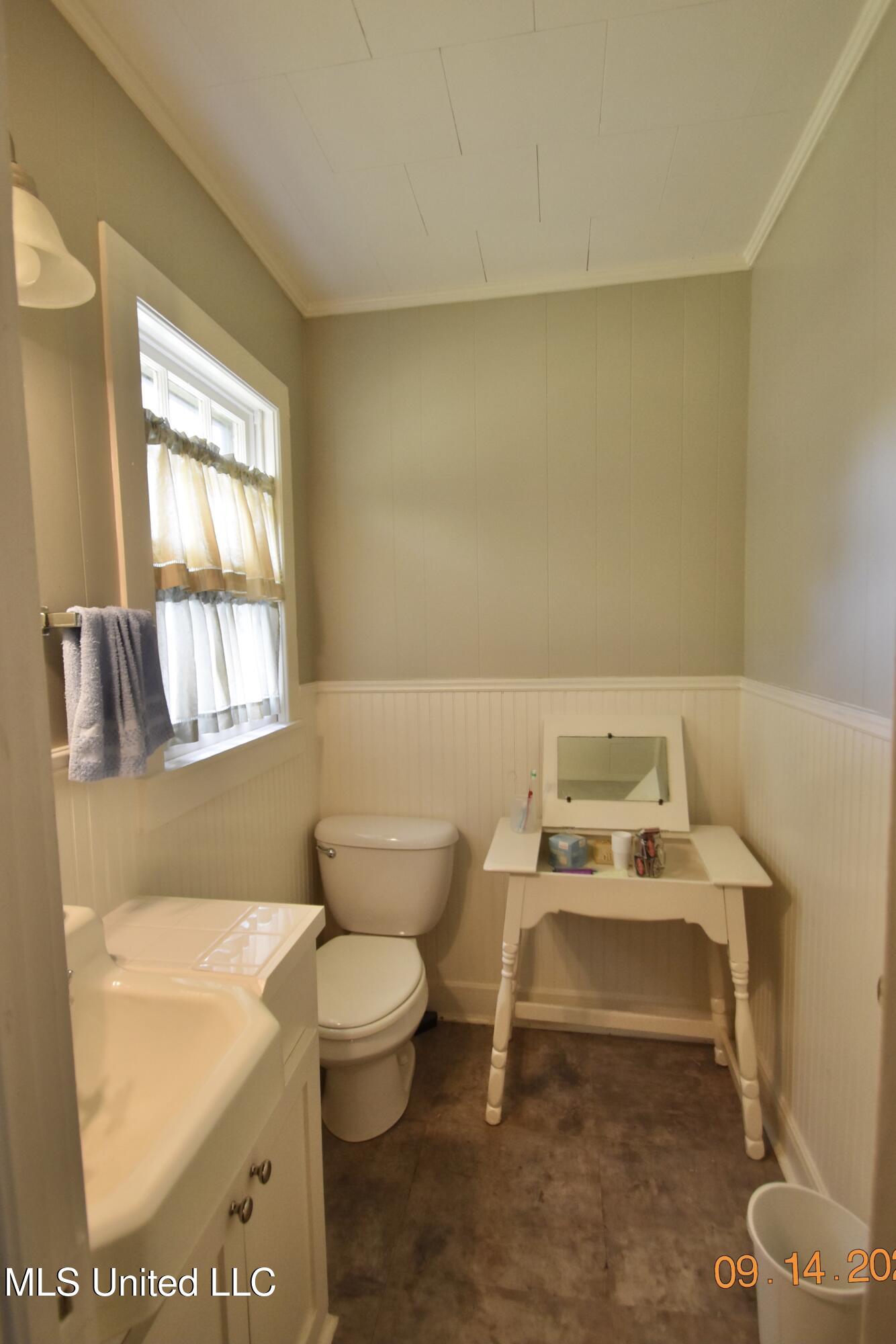 112 E Jefferson Avenue