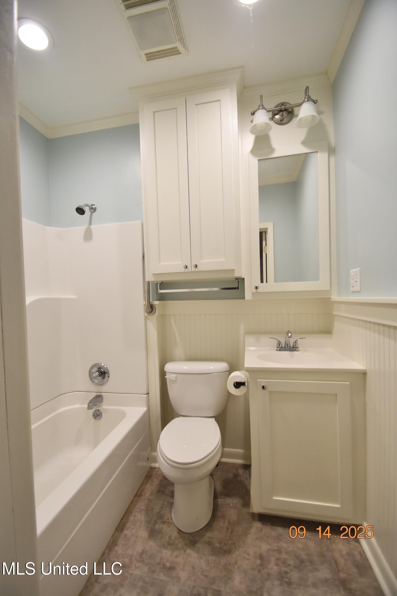 112 E Jefferson Avenue