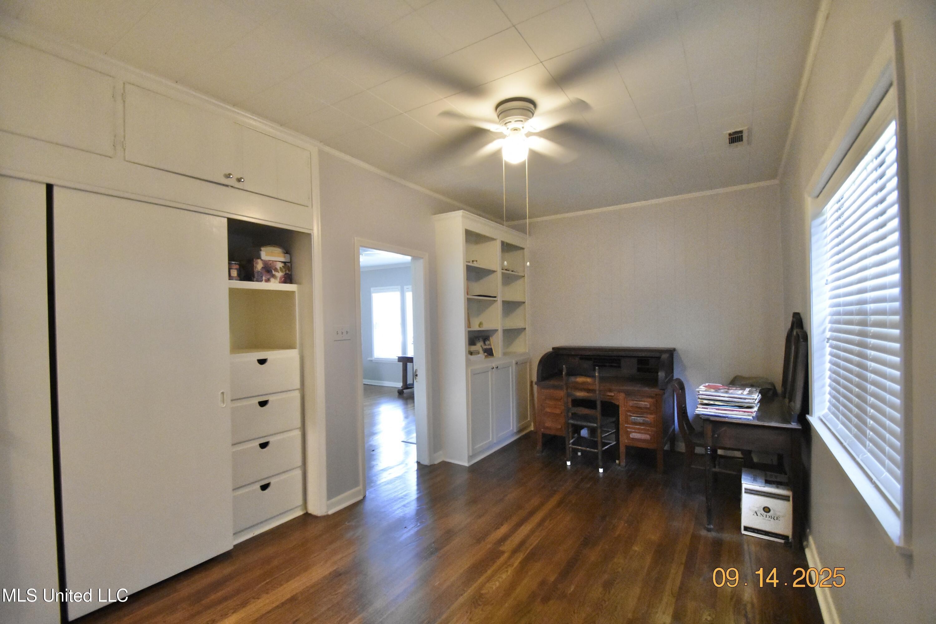 112 E Jefferson Avenue