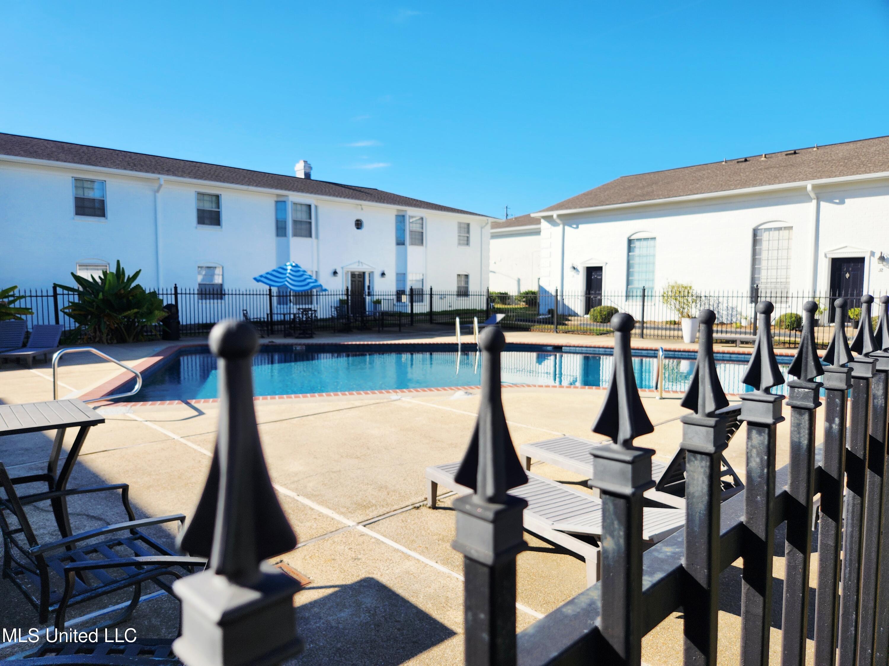 5025 Wayneland Drive, M1