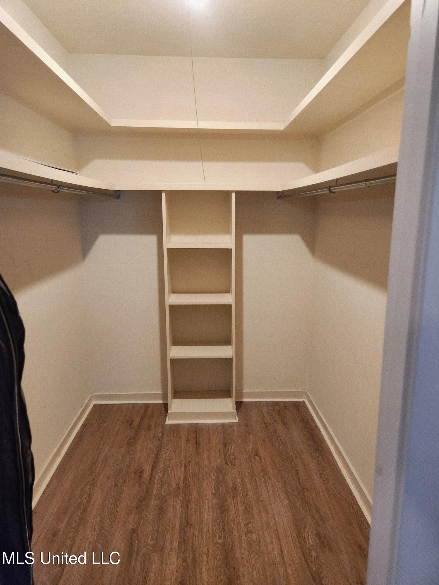 5025 Wayneland Drive, M1