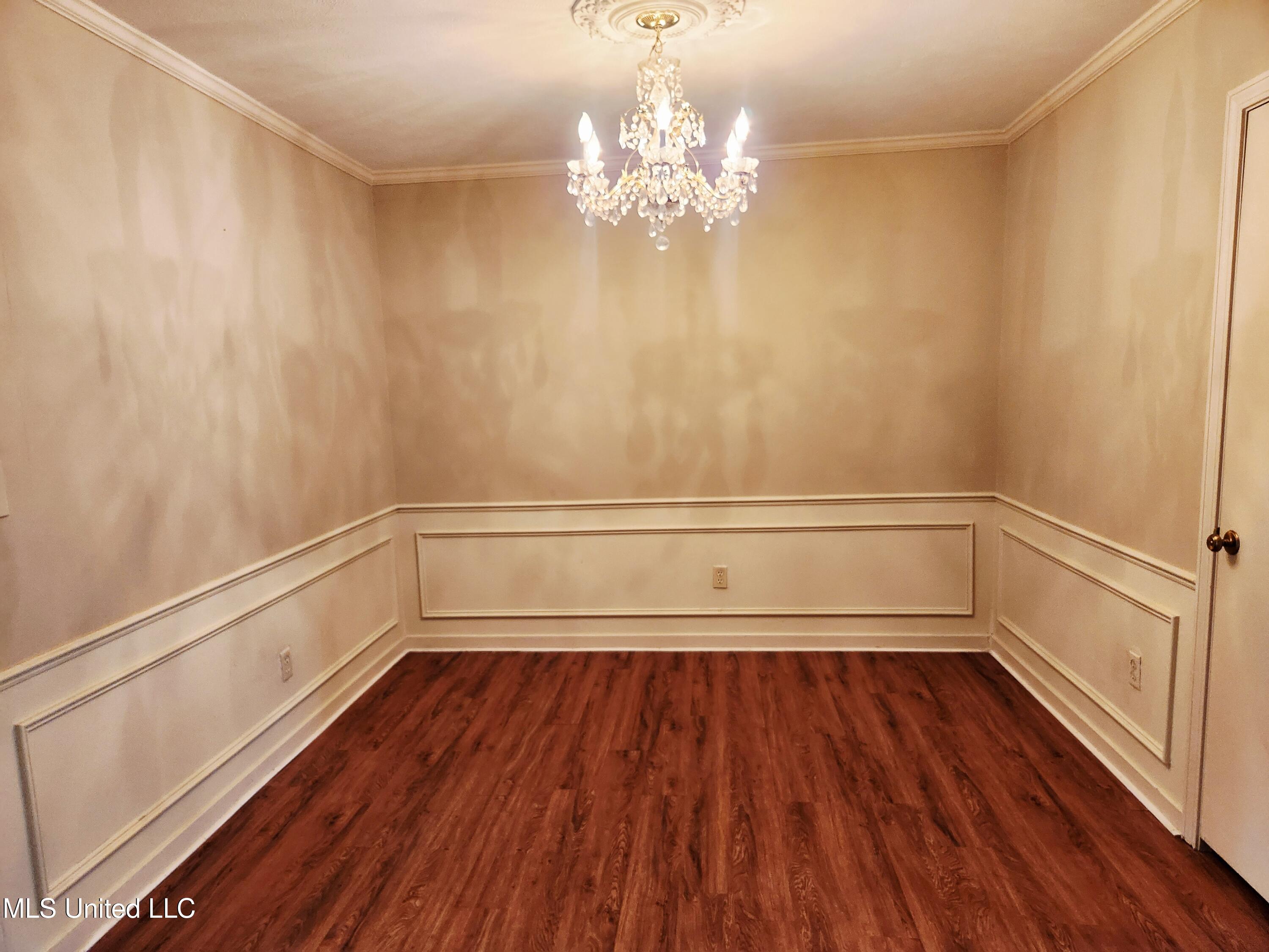 5025 Wayneland Drive, M1