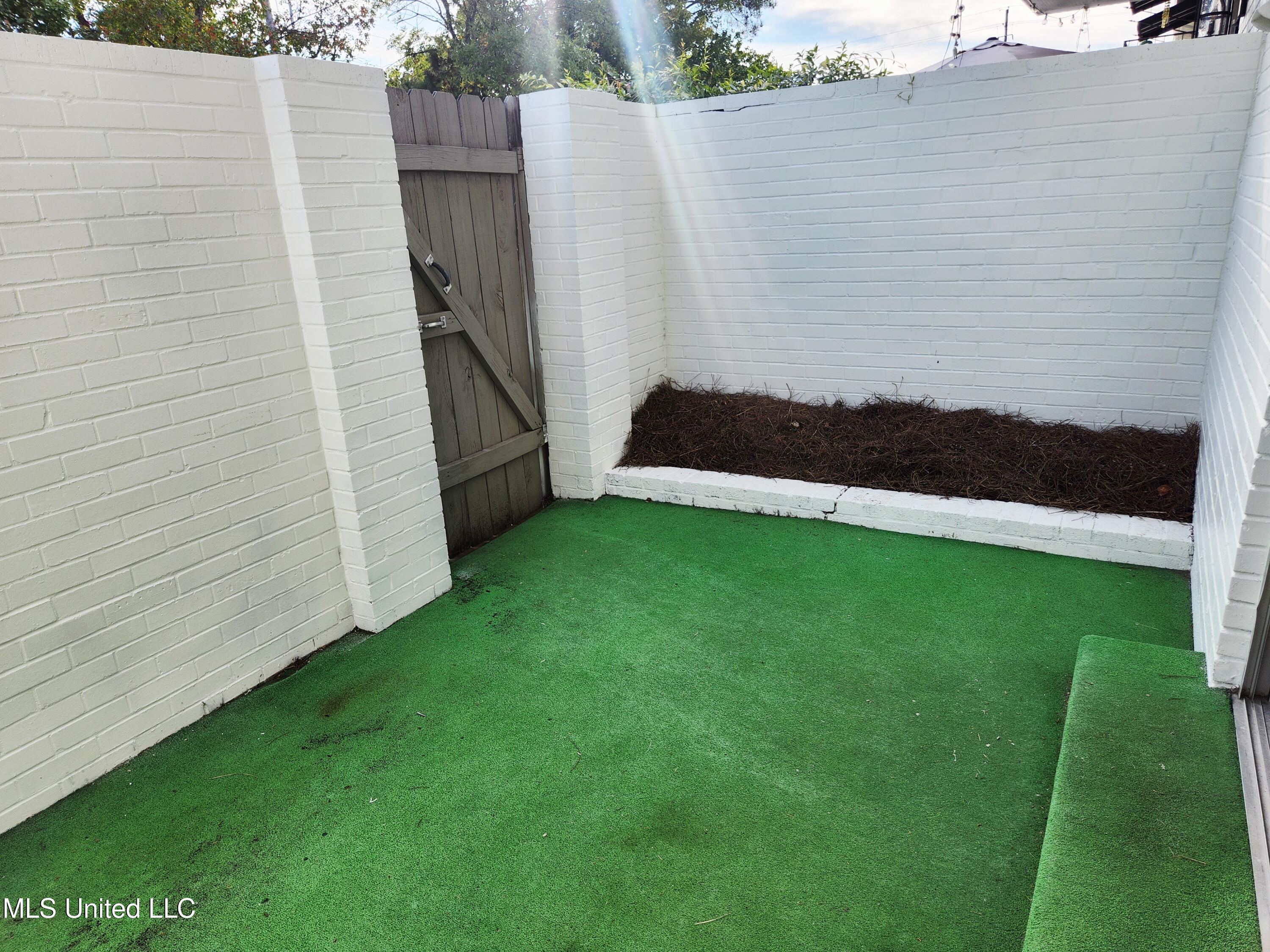 5025 Wayneland Drive, M1