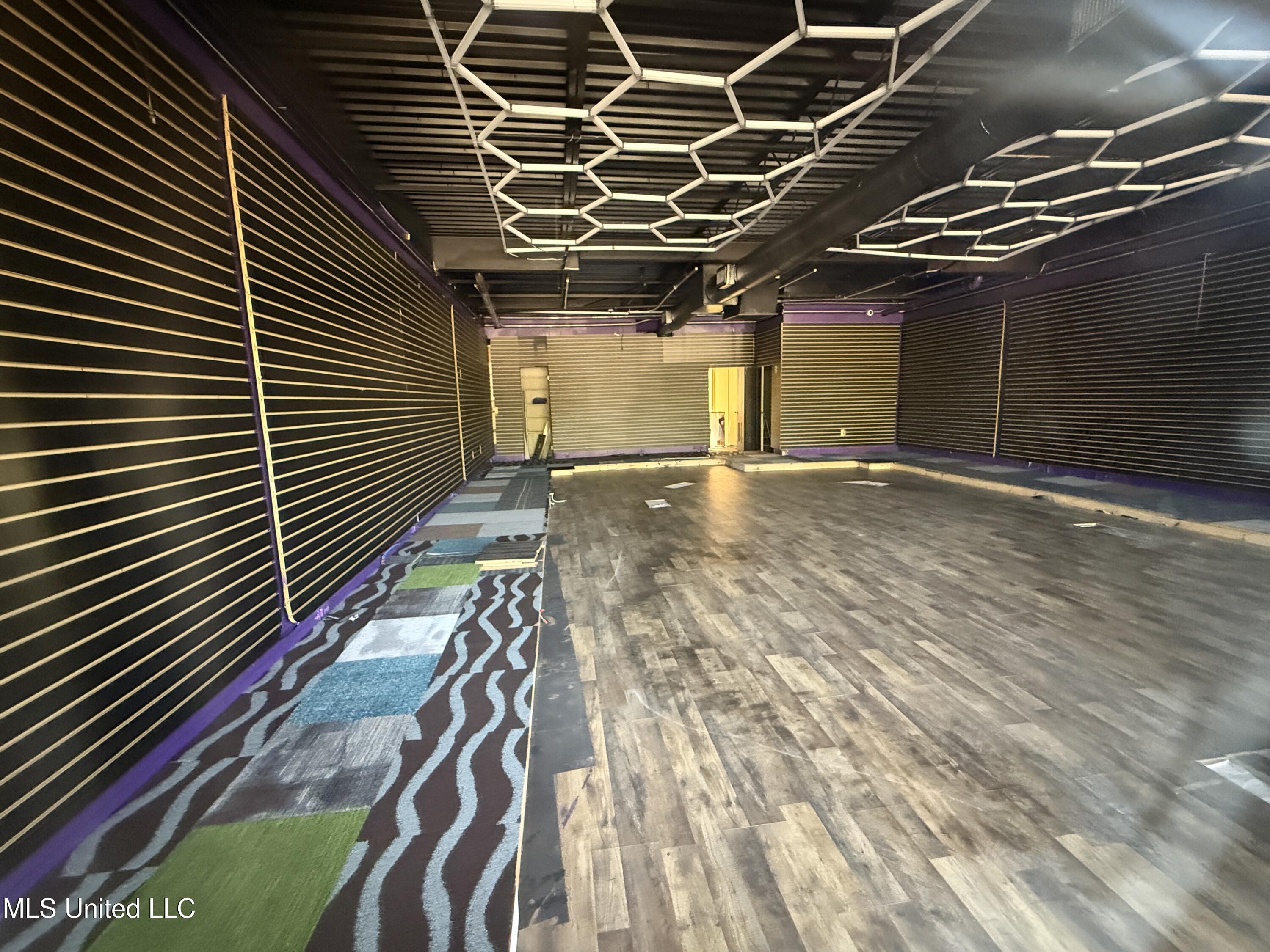 100 E Claiborne Avenue, B