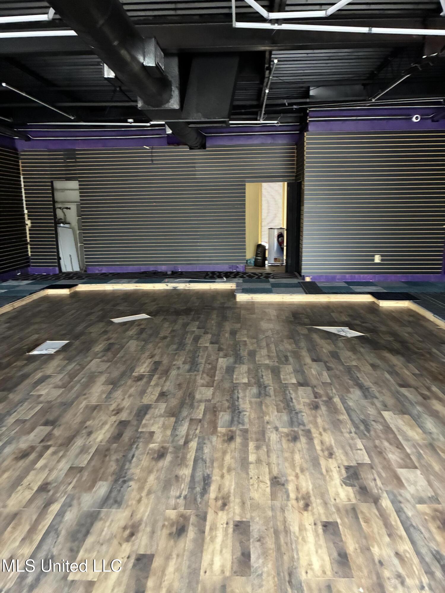 100 E Claiborne Avenue, B