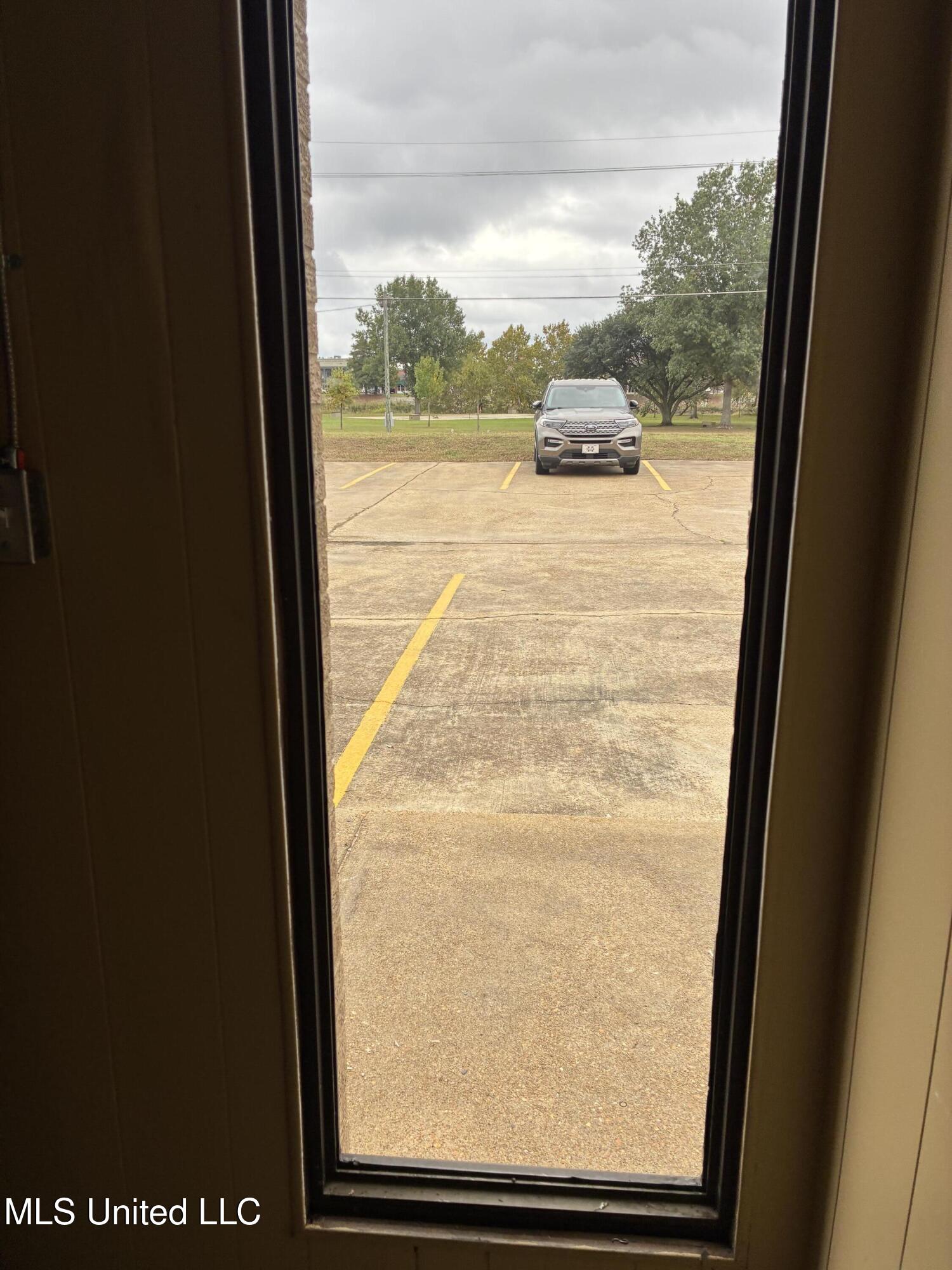 100 E Claiborne Avenue, B