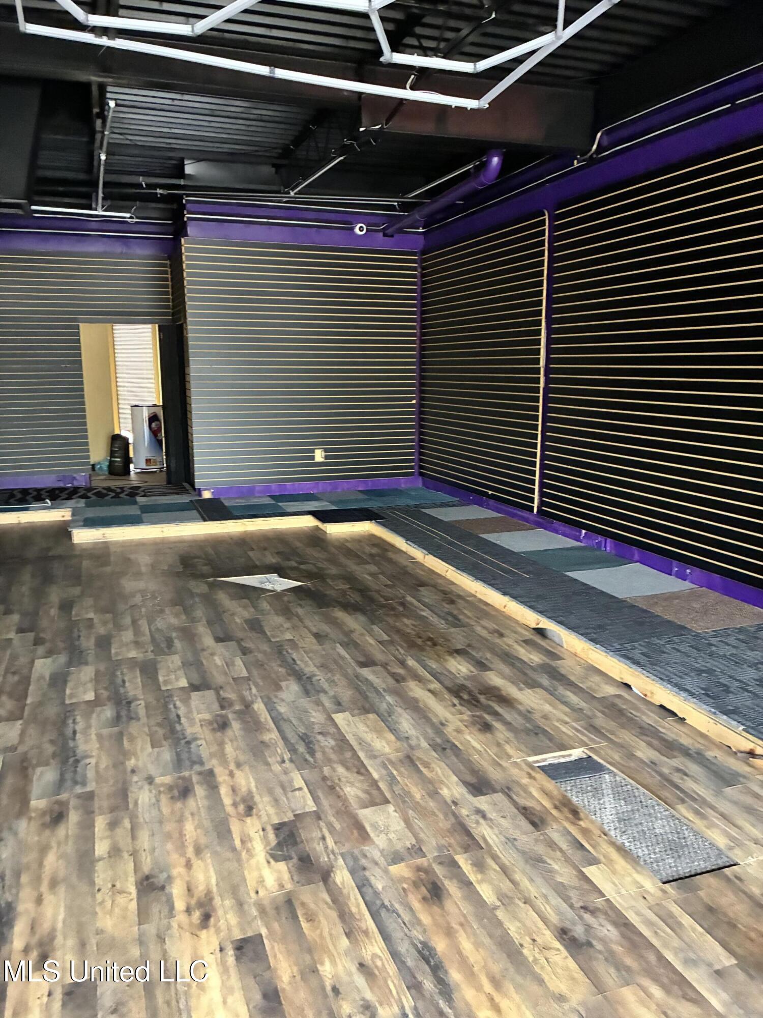 100 E Claiborne Avenue, B