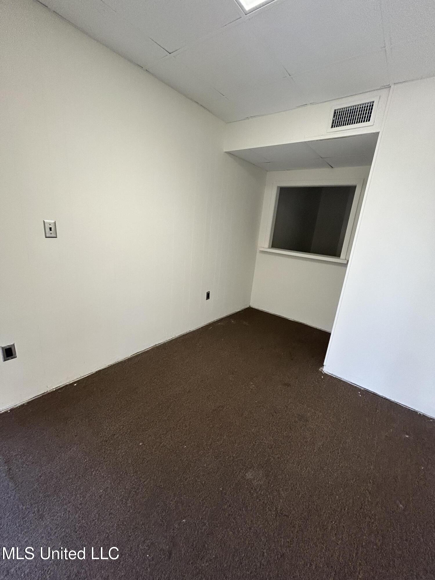 102 East Claiborne, B