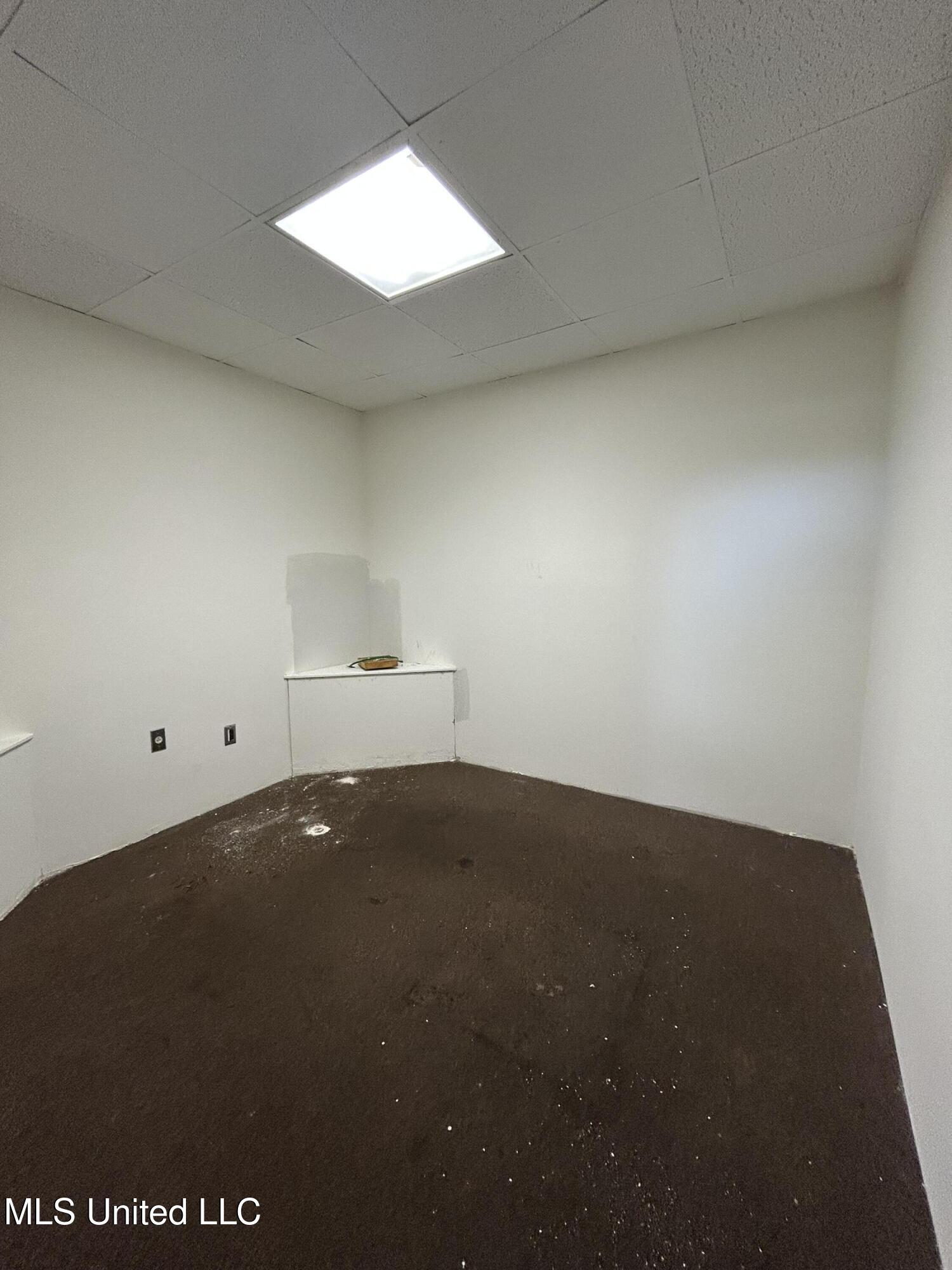 102 East Claiborne, B